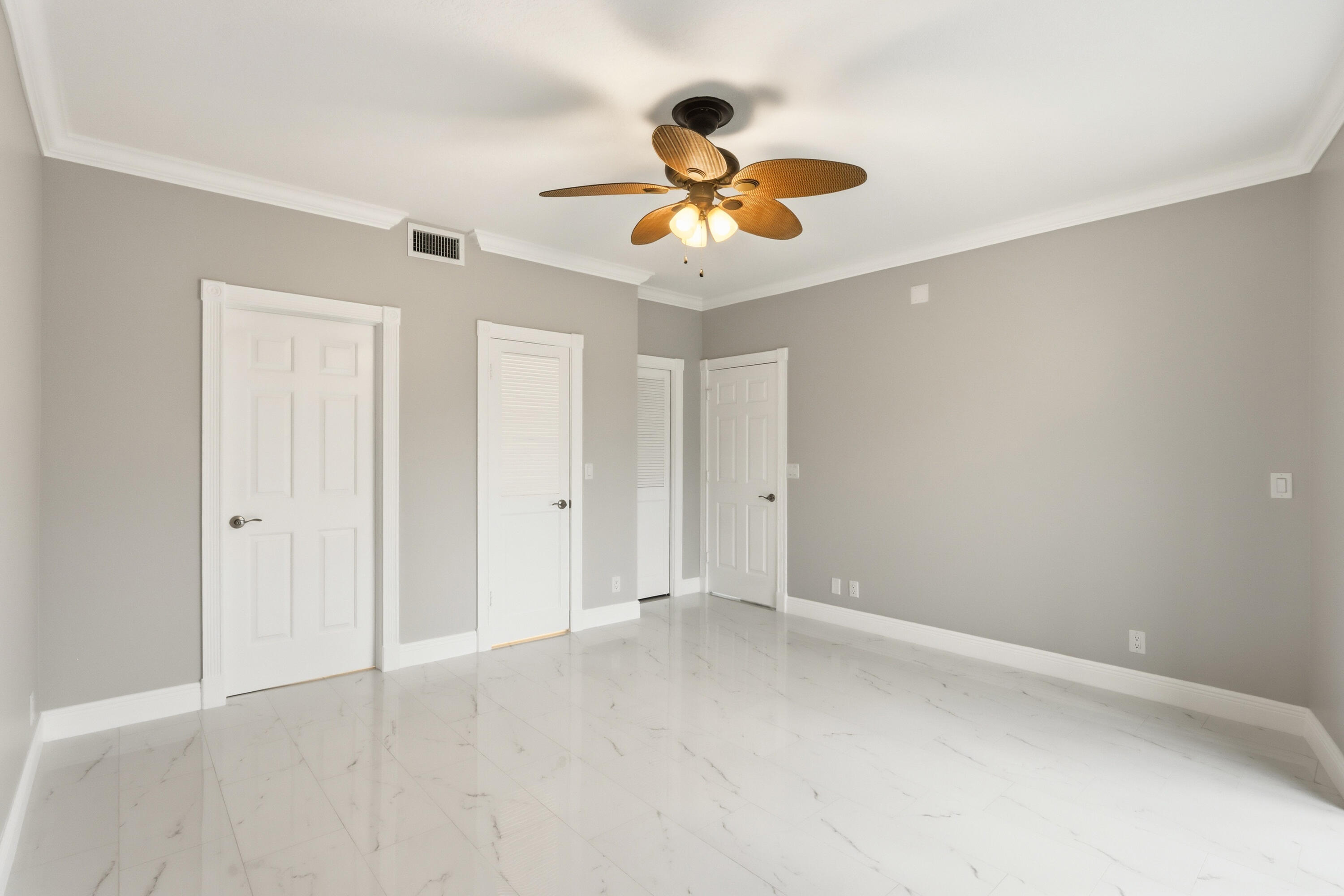 220 Lake Drive 206 Property Photo 19
