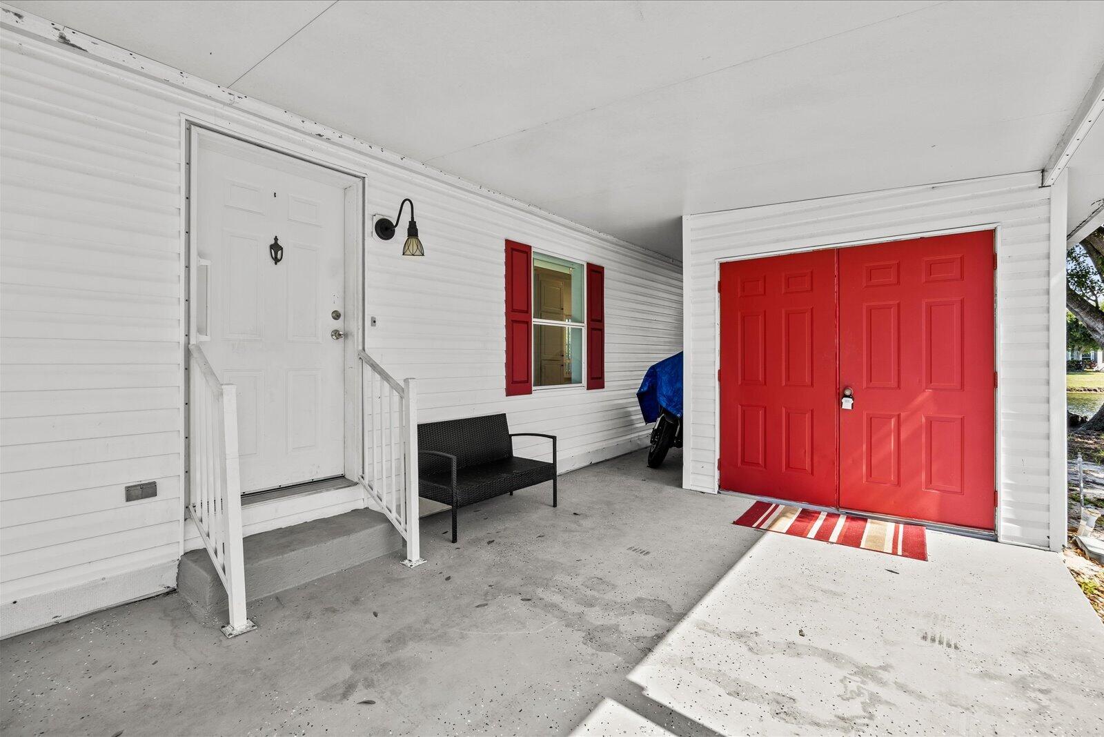 3809 Meadowlark Circle Property Photo 3
