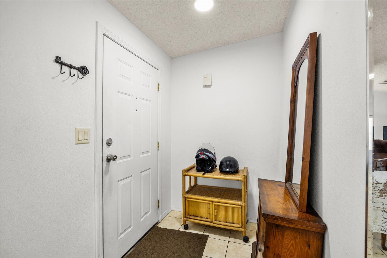 3809 Meadowlark Circle Property Photo 4