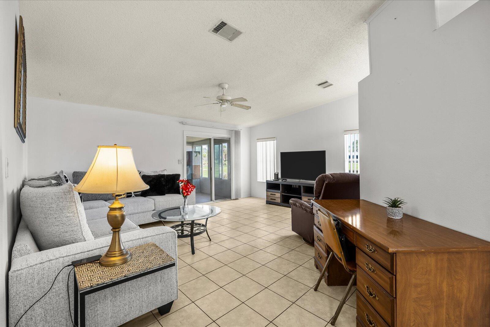 3809 Meadowlark Circle Property Photo 7