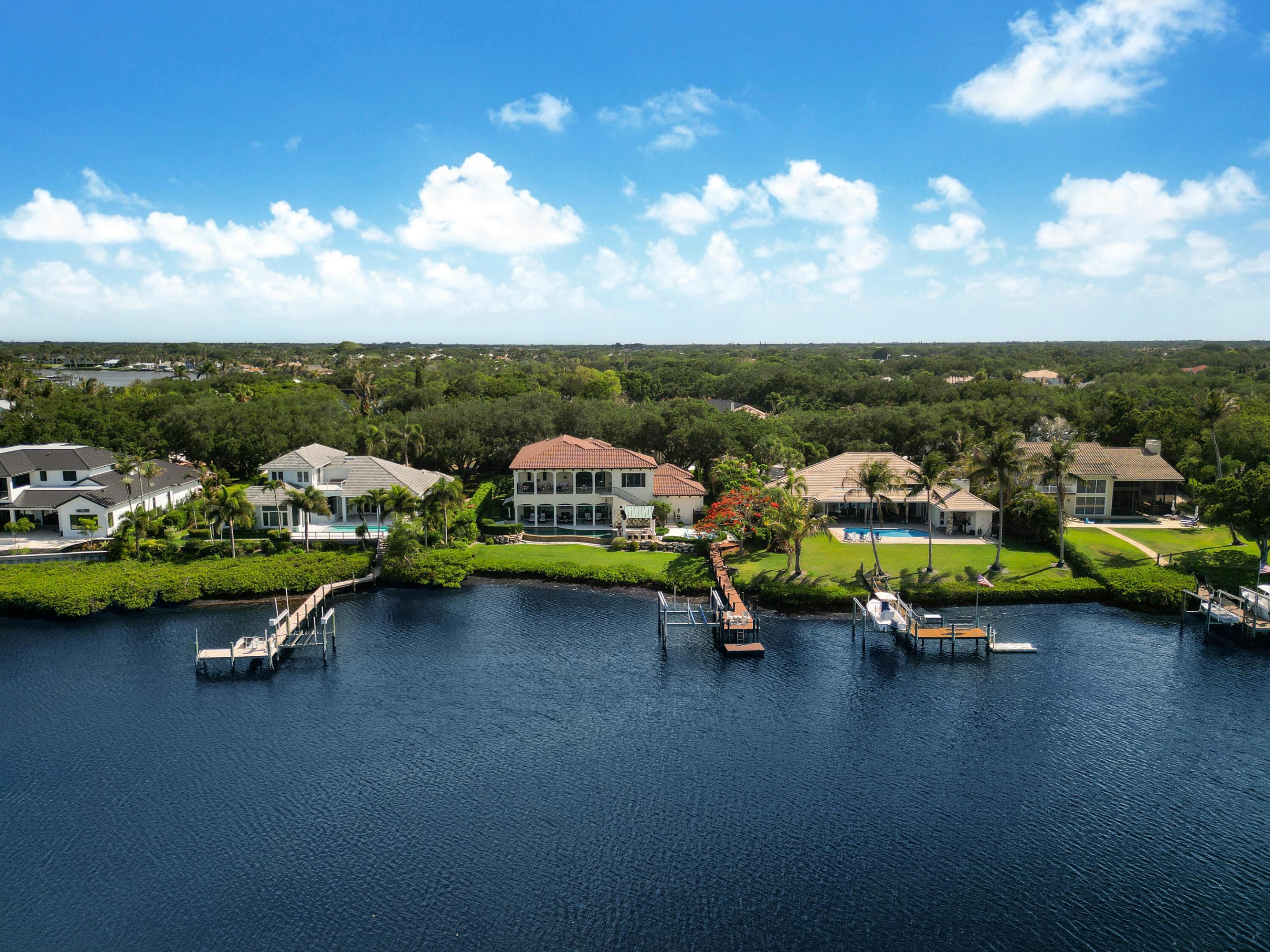 10433 Se Banyan Way Property Photo 4