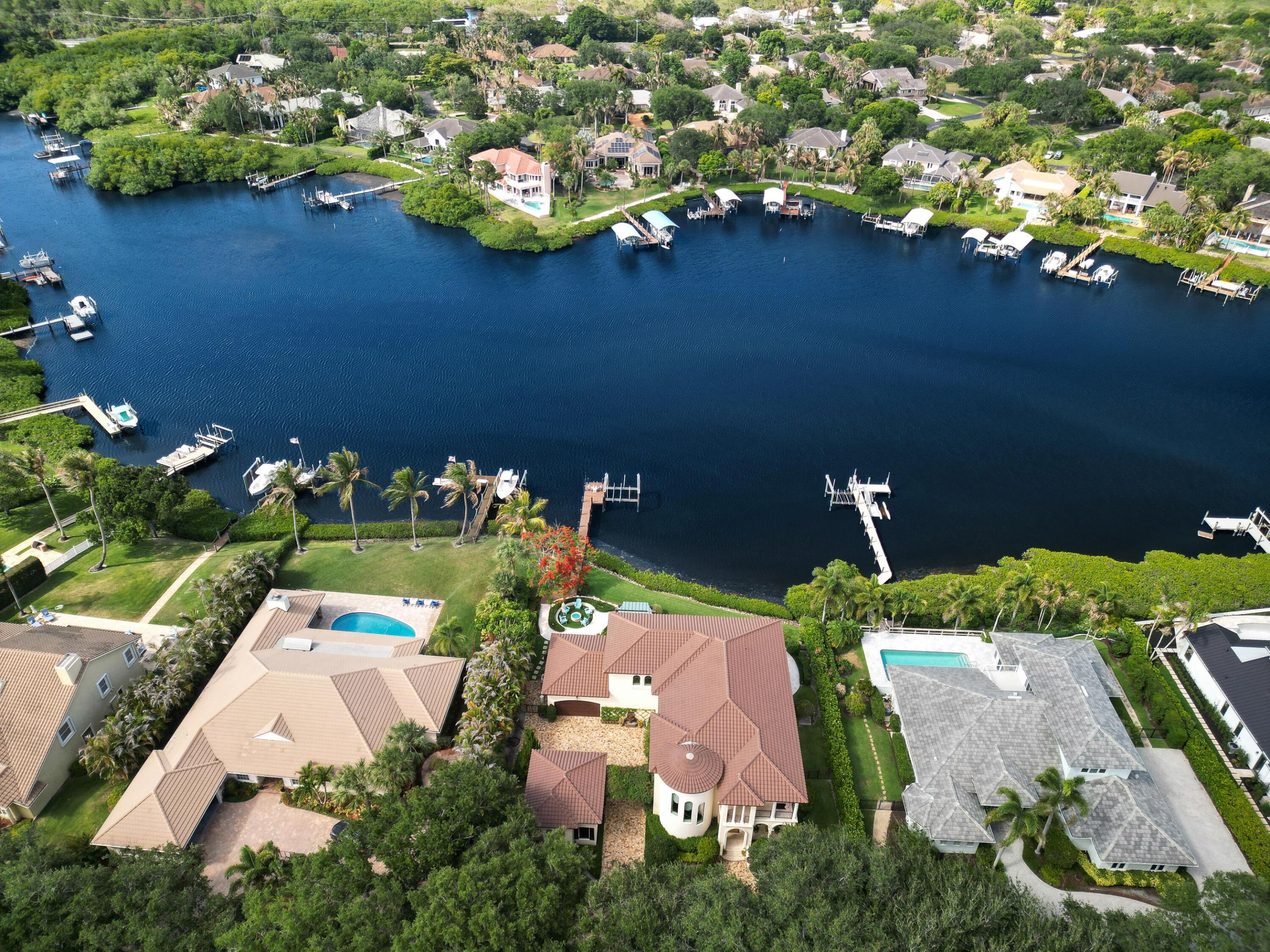 10433 Se Banyan Way Property Photo 8