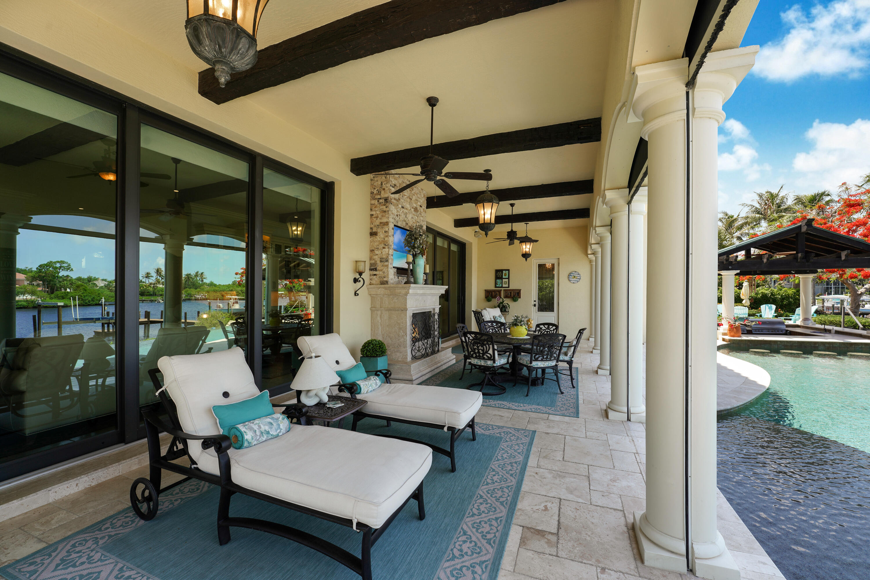 10433 Se Banyan Way Property Photo 14
