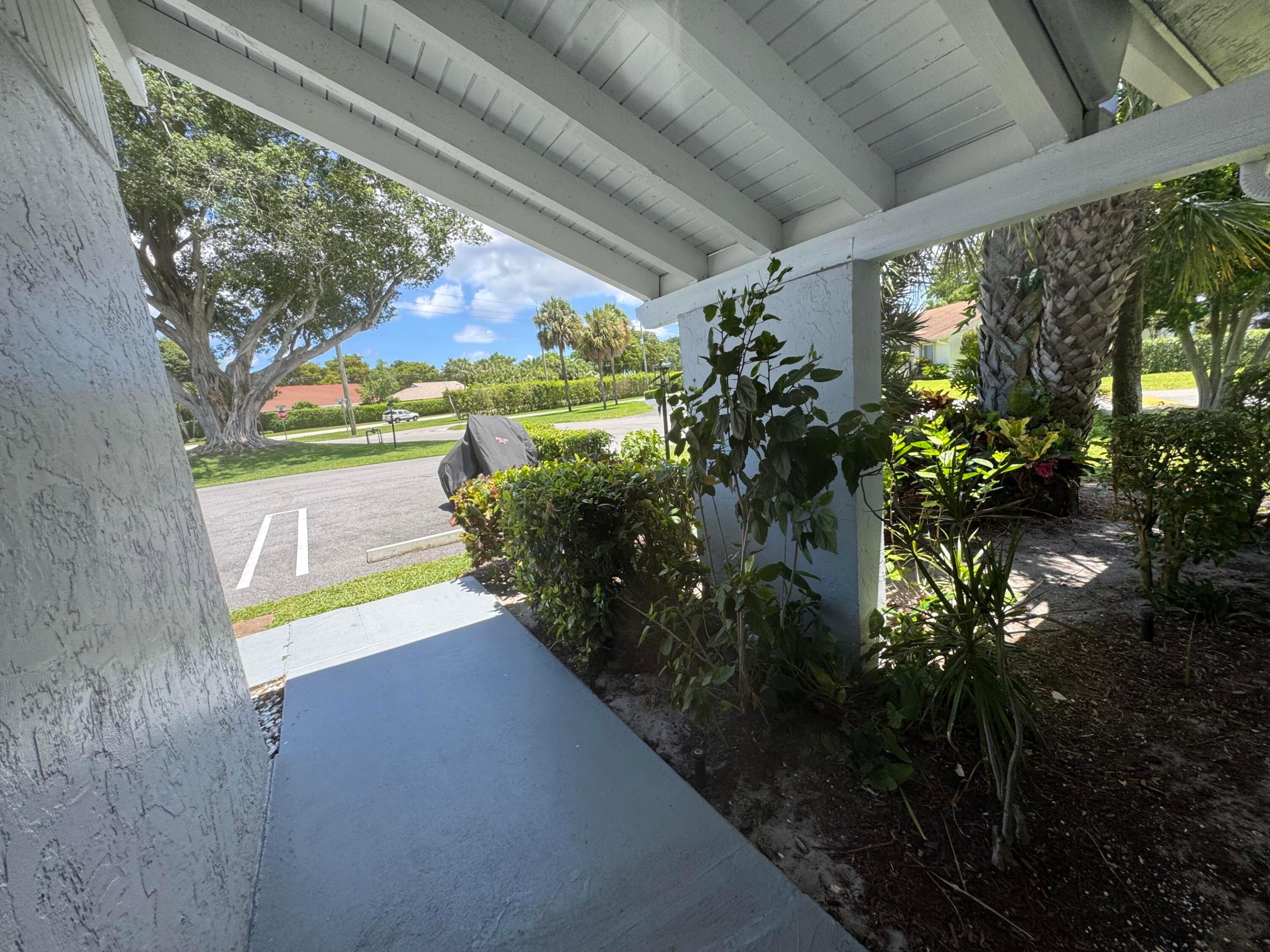 744 Lago Road 1f Property Photo 5
