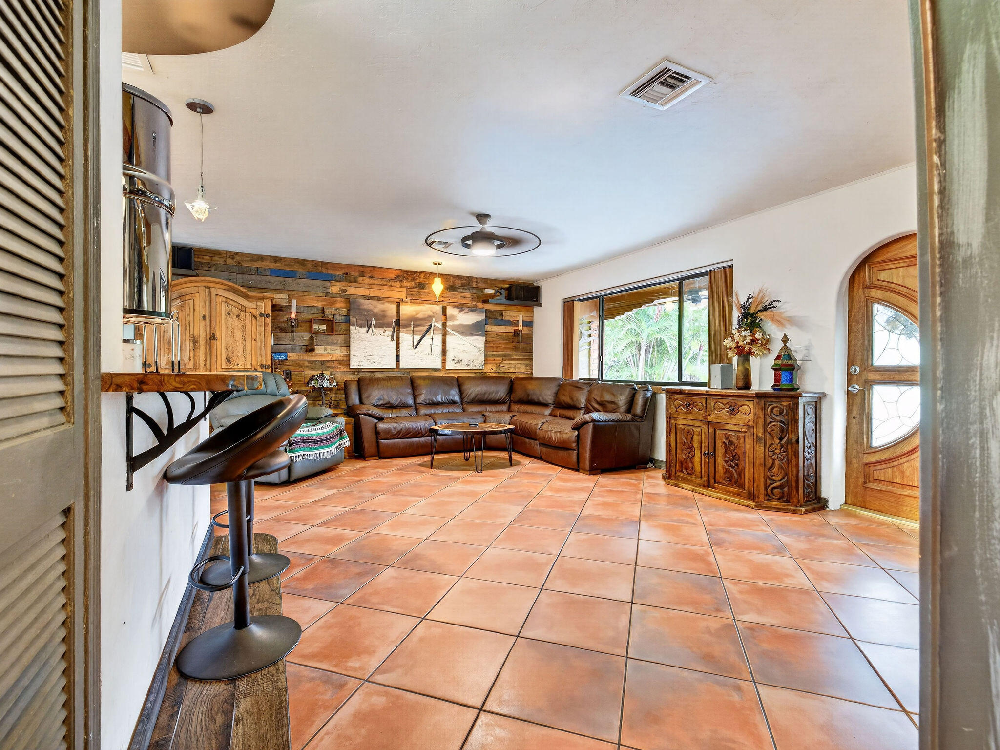 949 Ne 25th Avenue Property Photo 39