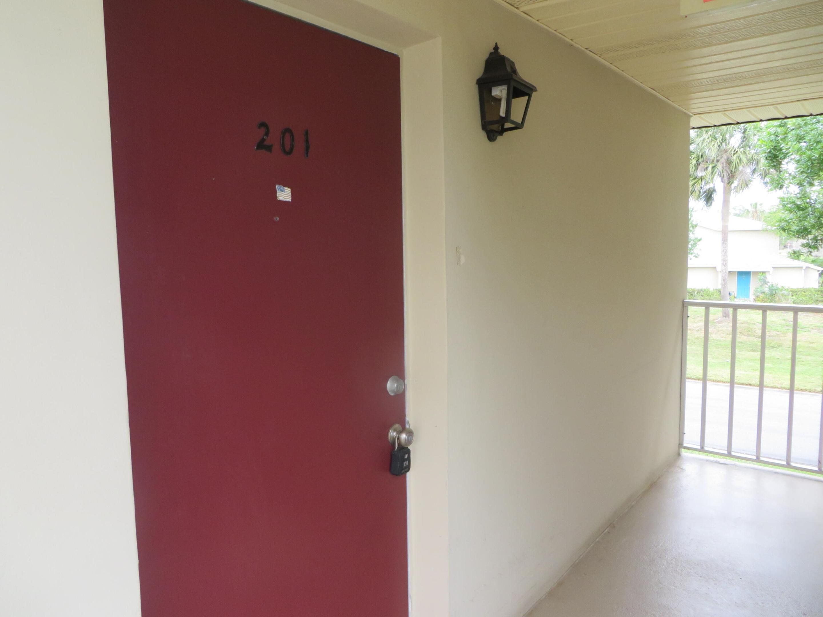 37 Vista Gardens Trail 201 Property Photo 2