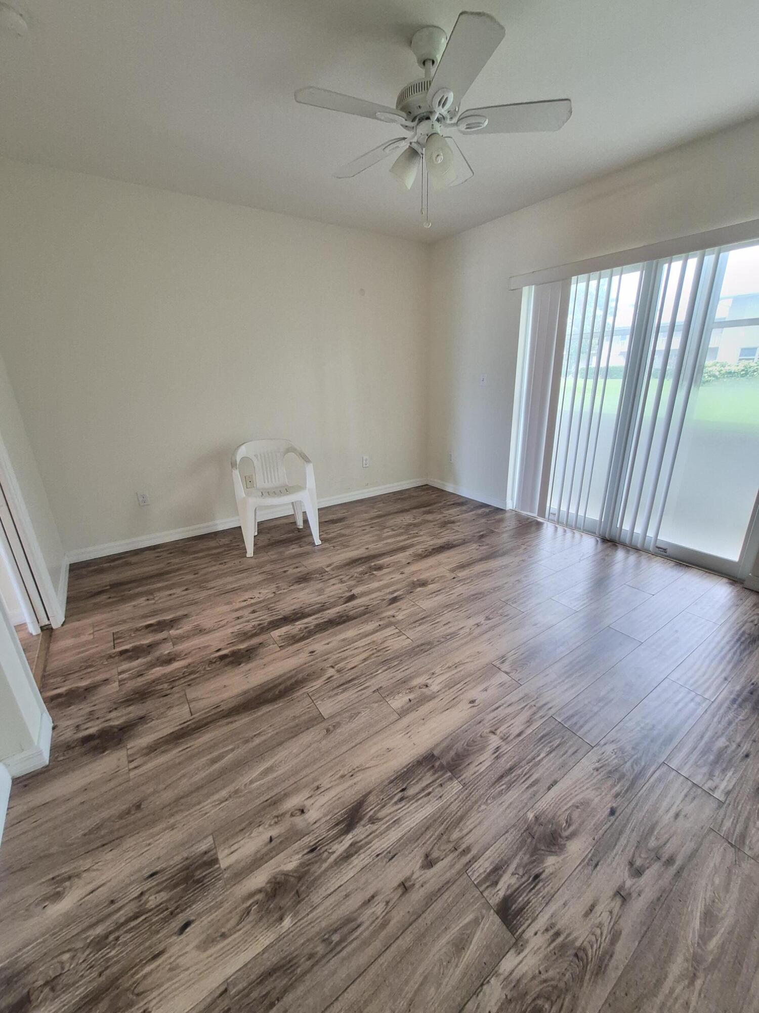 27 Easthampton B Property Photo 4