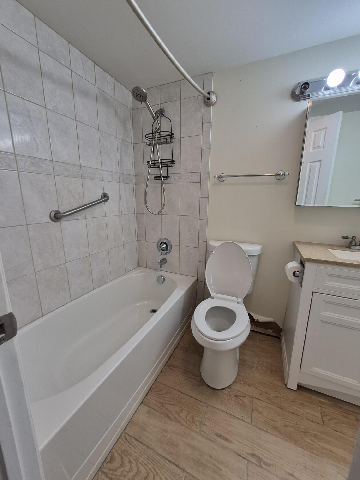 27 Easthampton B Property Photo 7