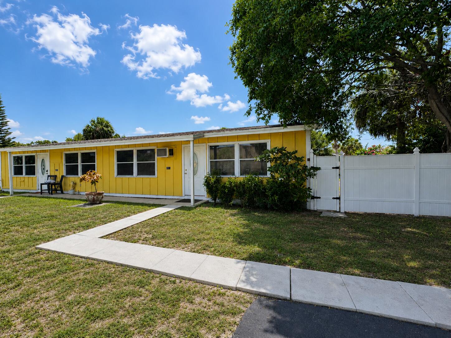 8537 40th Terrace N Property Photo 6