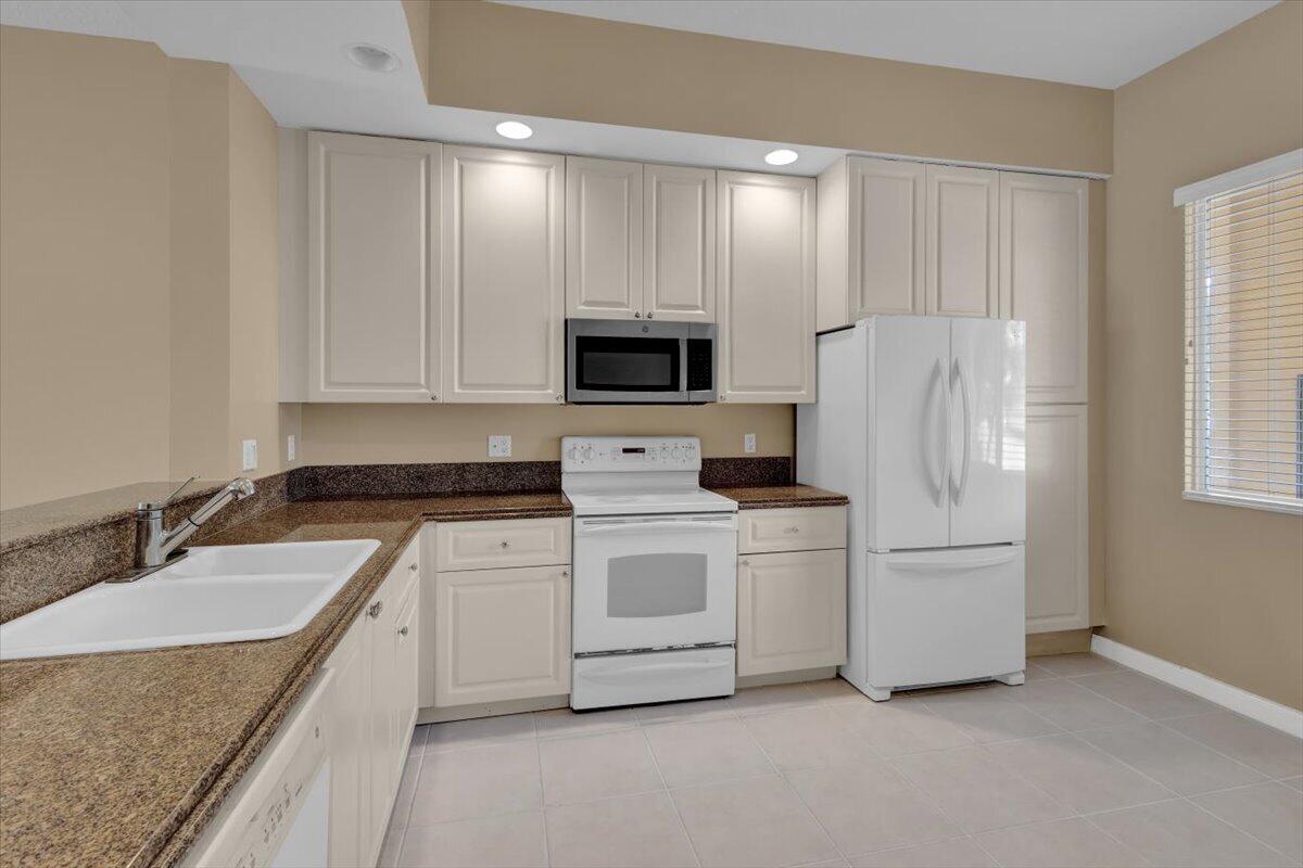 5 E Harbour Isle Dr Drive E 103 Property Photo 14