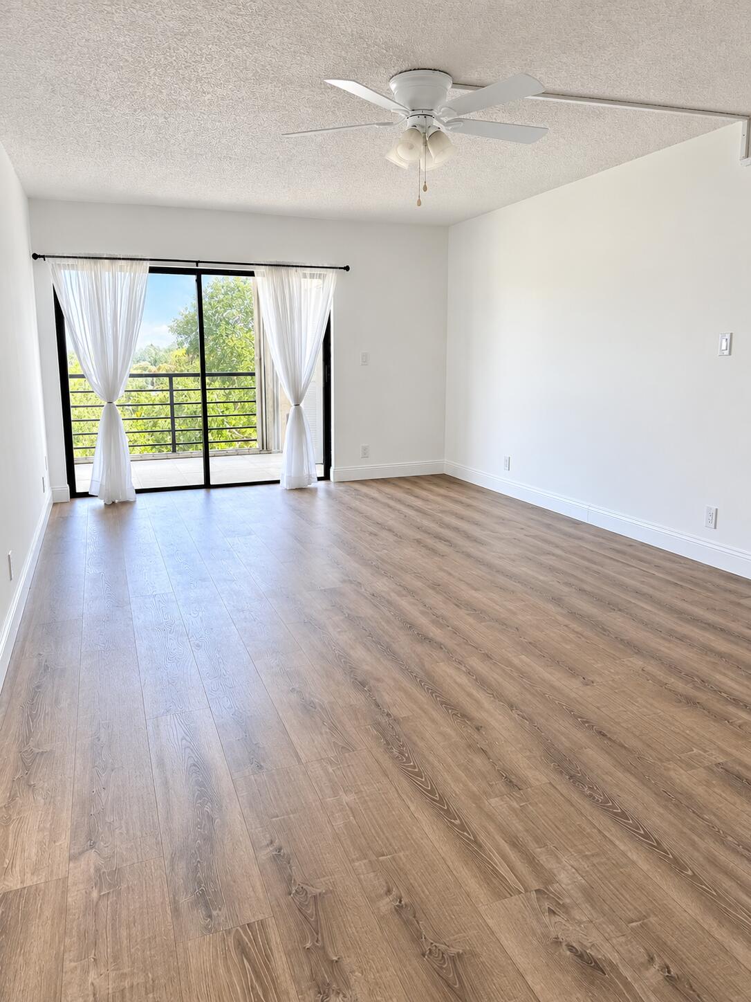 9235 Sw 8th Street 507 Property Photo 2