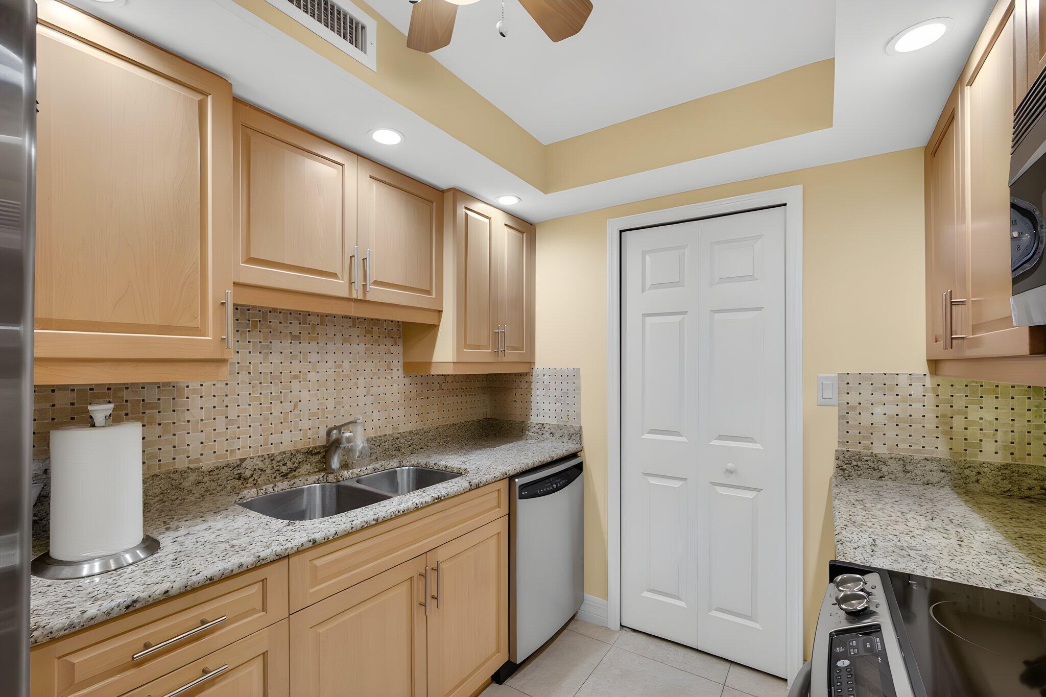 3000 N Ocean Drive 31 B Property Photo 10