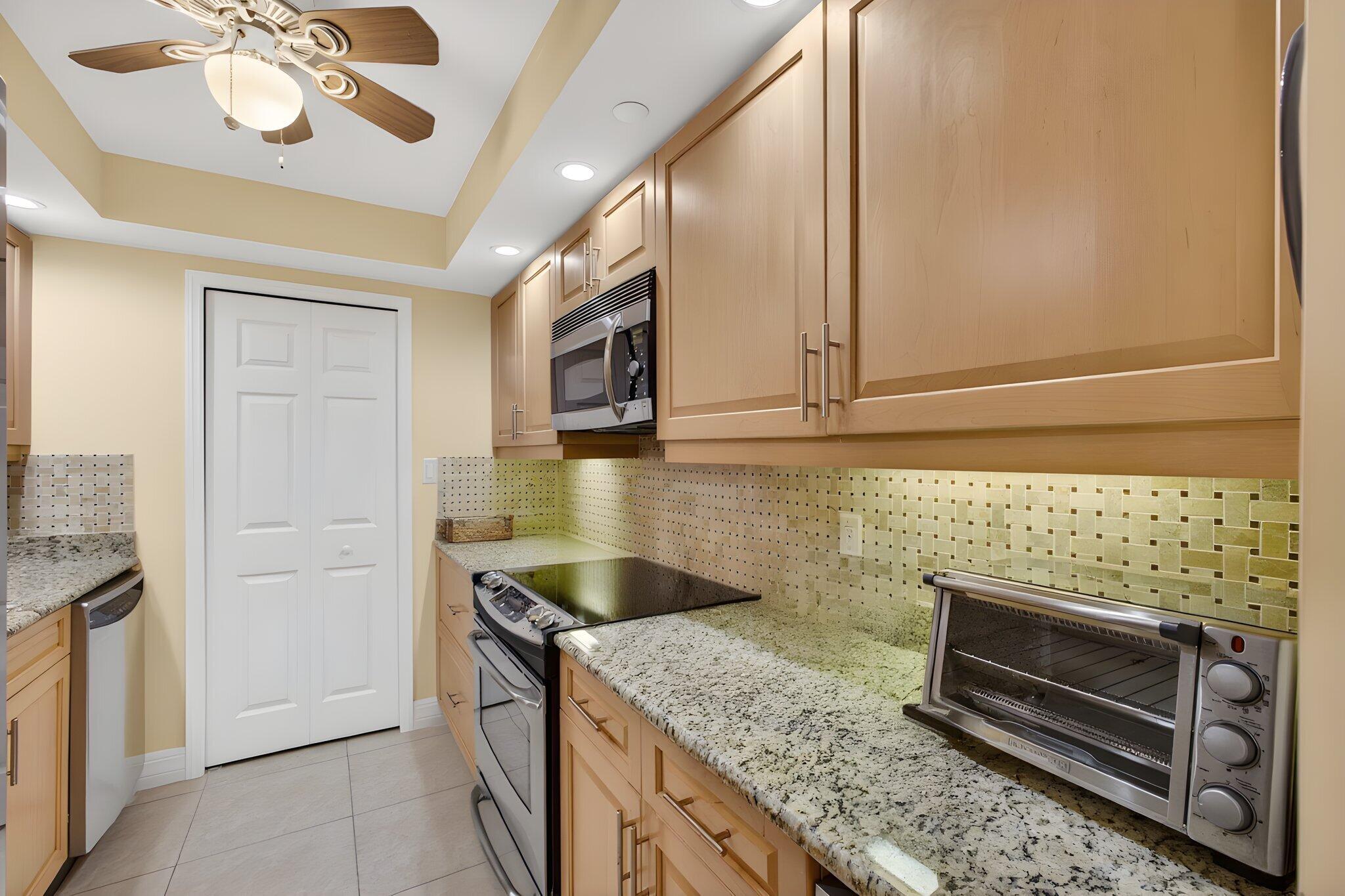 3000 N Ocean Drive 31 B Property Photo 11