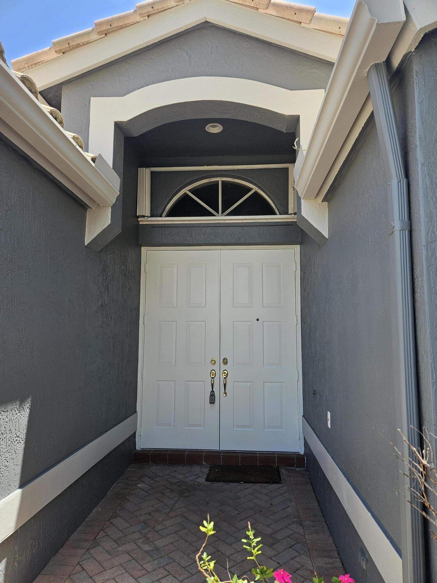 5304 Wycombe Avenue Property Photo 2