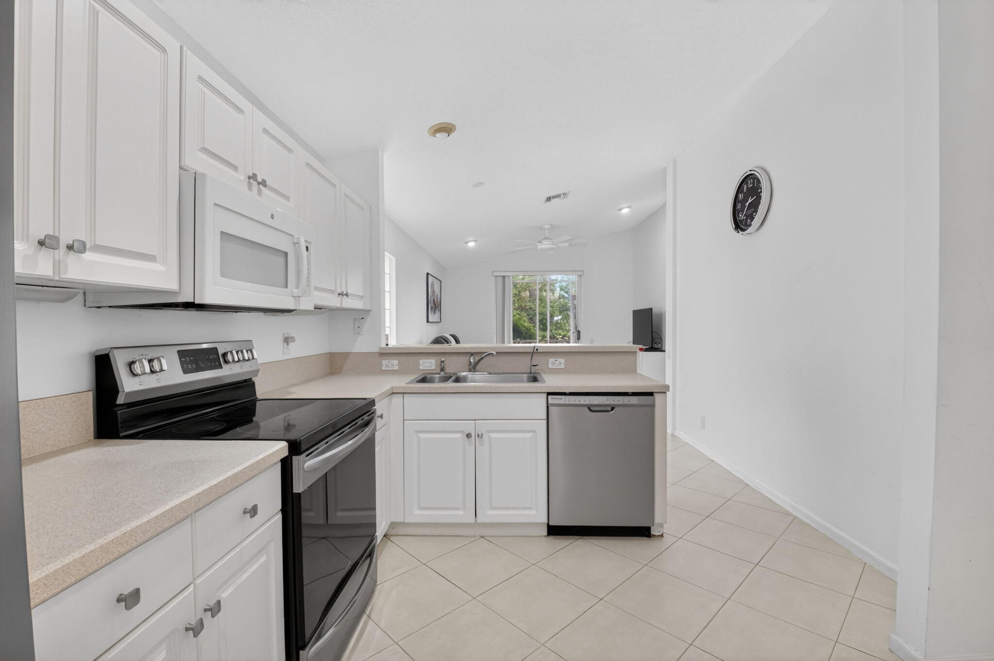 5304 Wycombe Avenue Property Photo 11