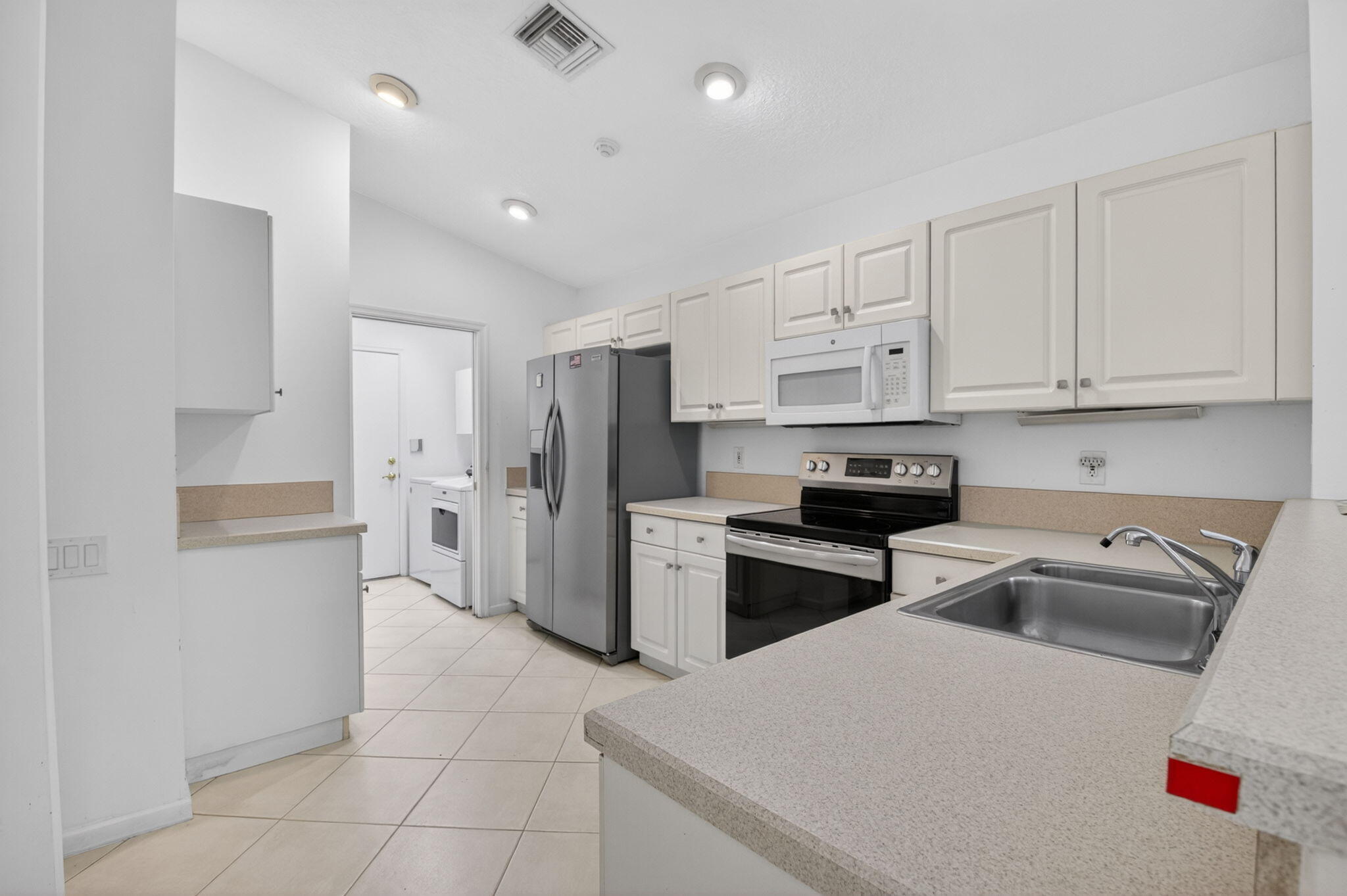 5304 Wycombe Avenue Property Photo 14