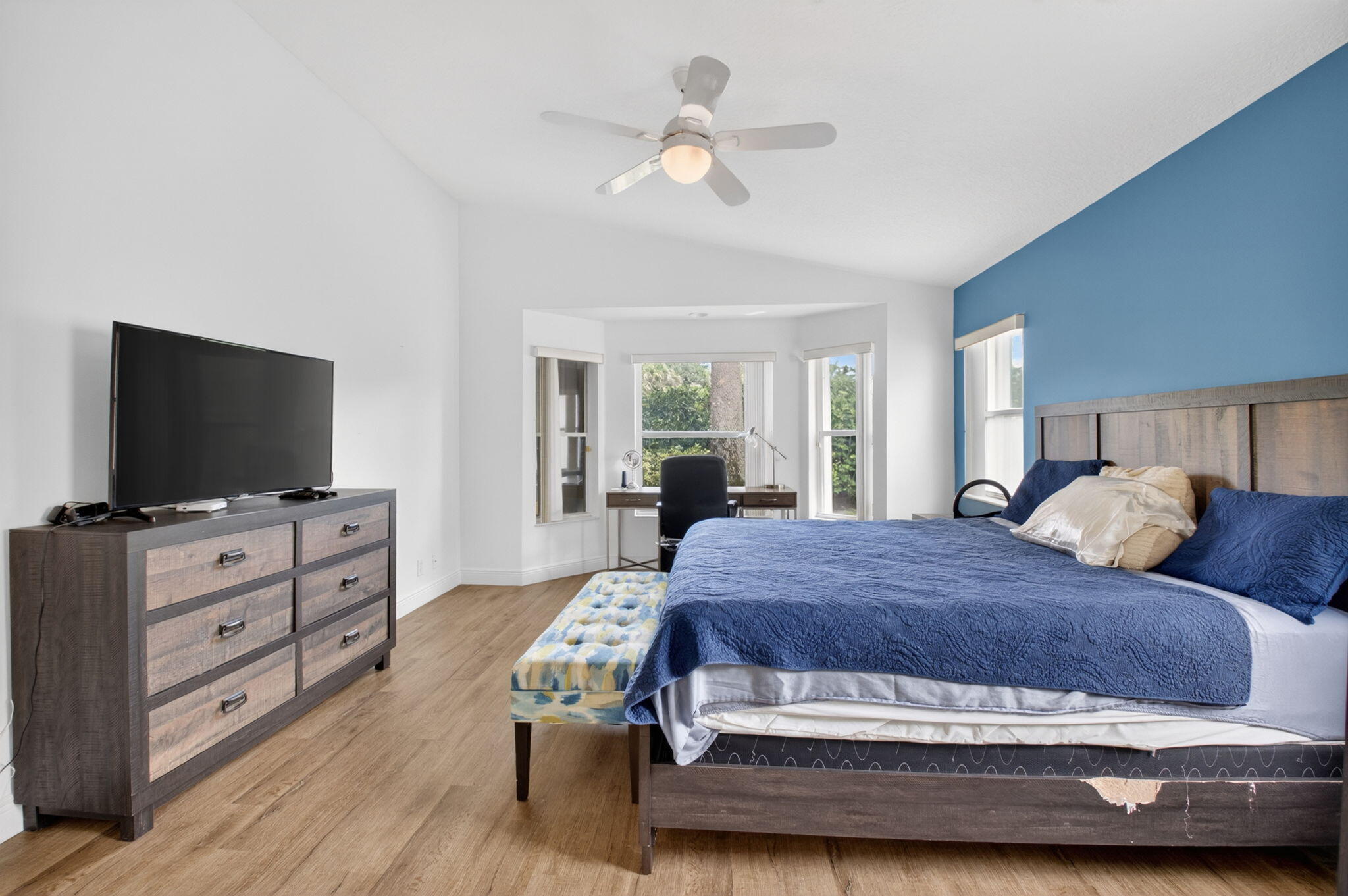 5304 Wycombe Avenue Property Photo 19