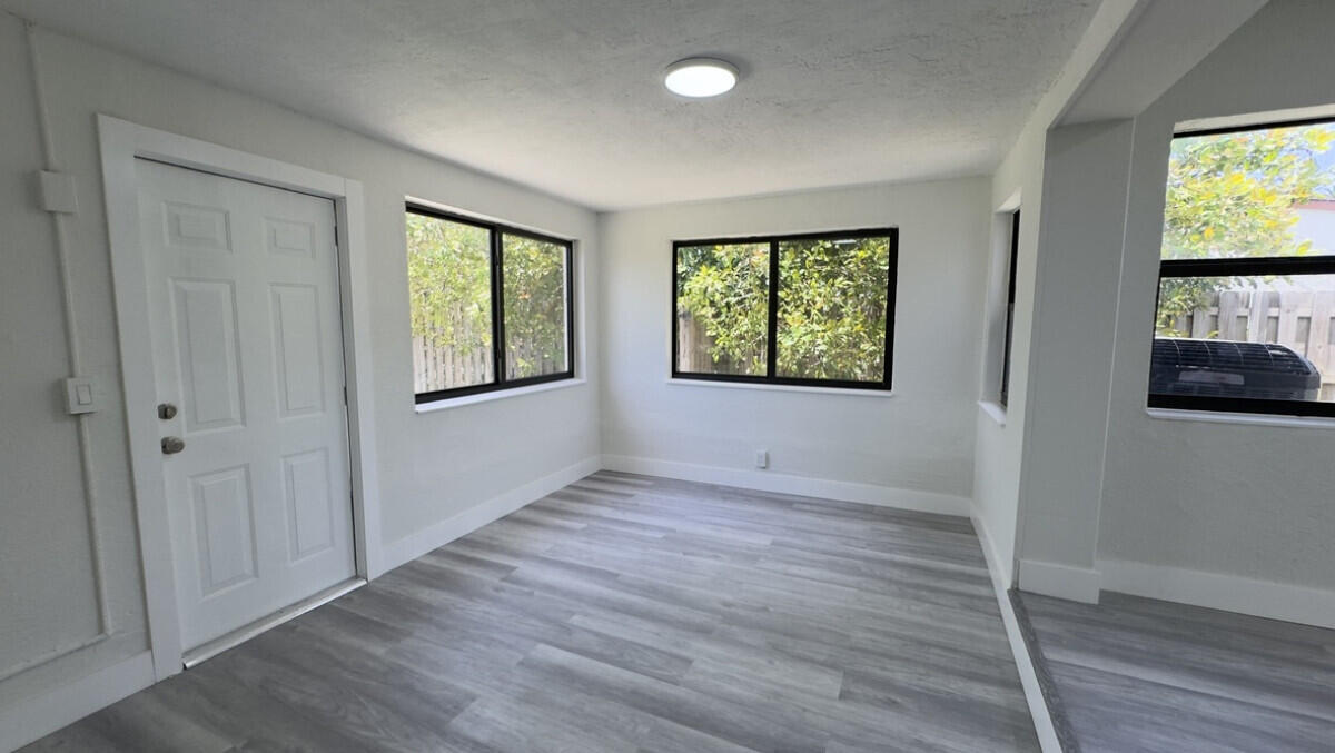 235 Sw 21st Way Property Photo 12
