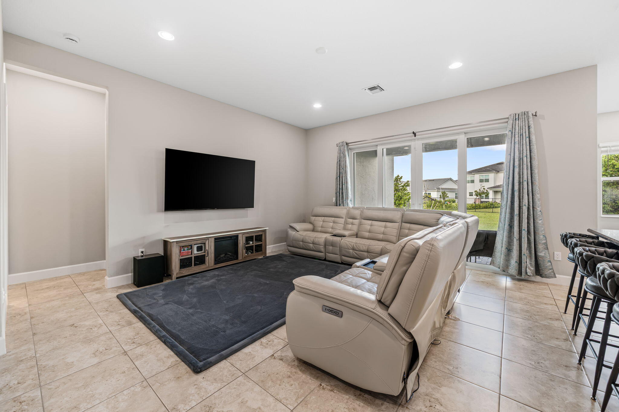 5455 Empire Drive Property Photo 12