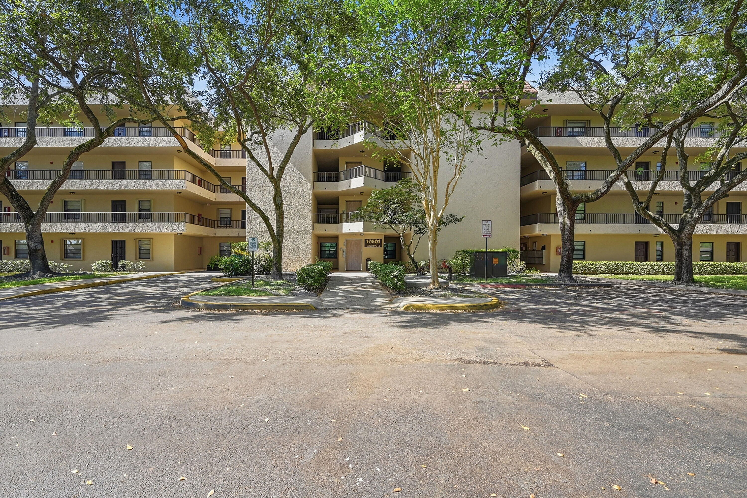 10501 W Broward Boulevard 405 Property Photo 2