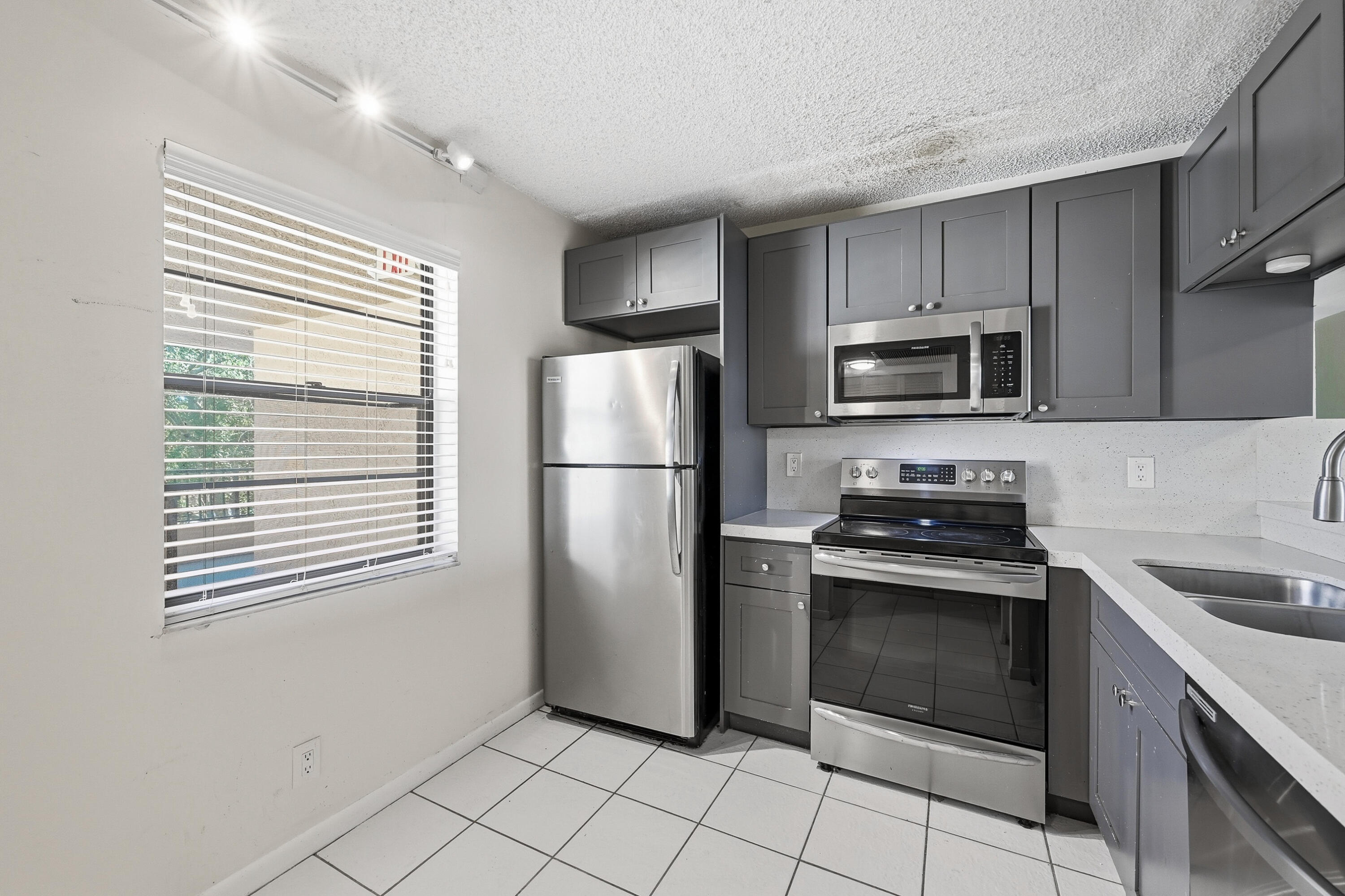 10501 W Broward Boulevard 405 Property Photo 8