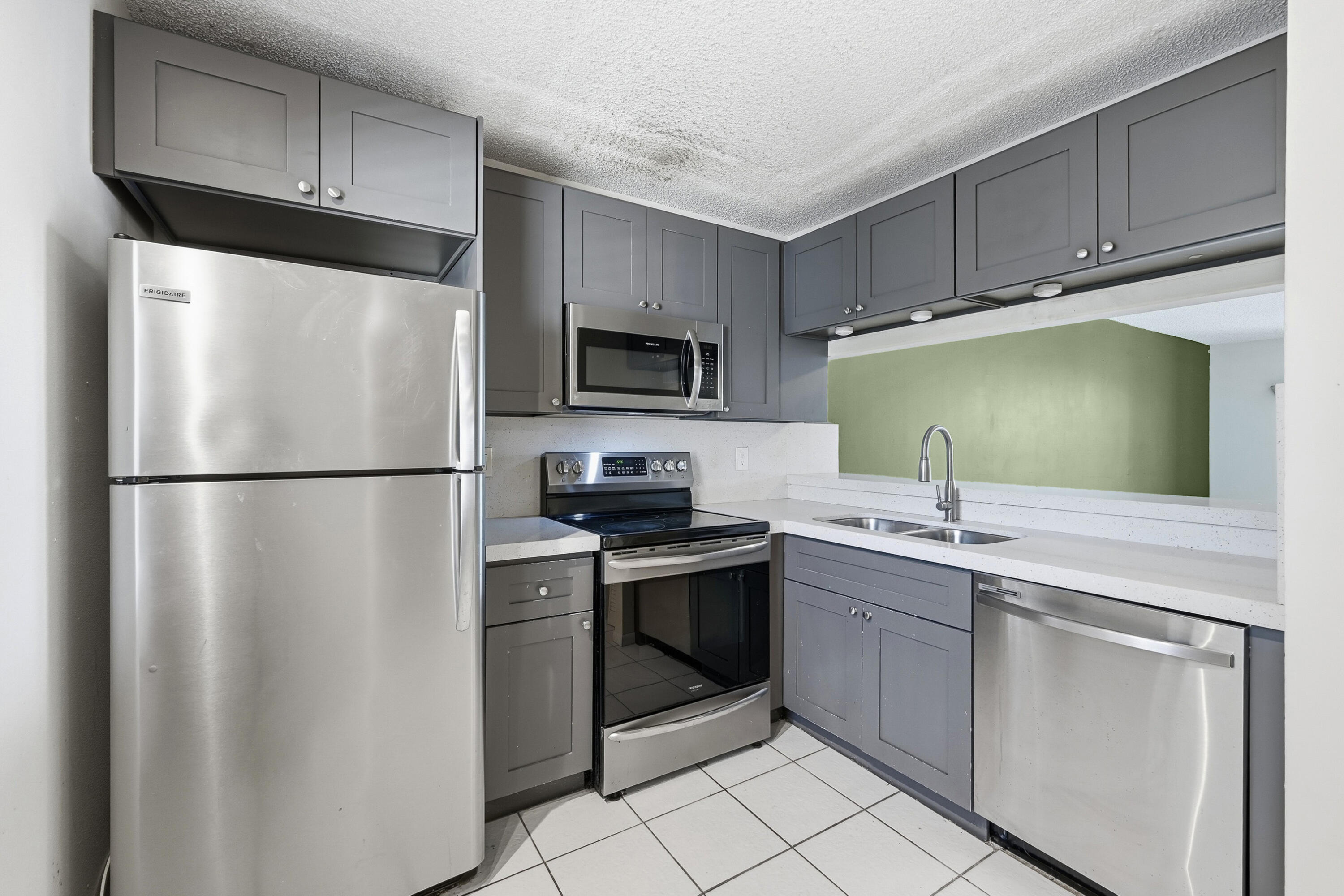 10501 W Broward Boulevard 405 Property Photo 9