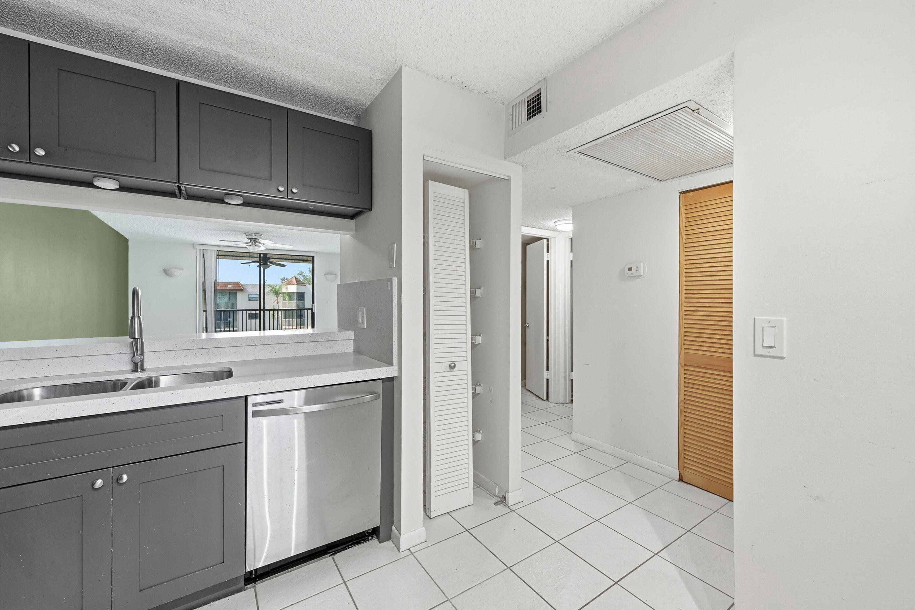 10501 W Broward Boulevard 405 Property Photo 10