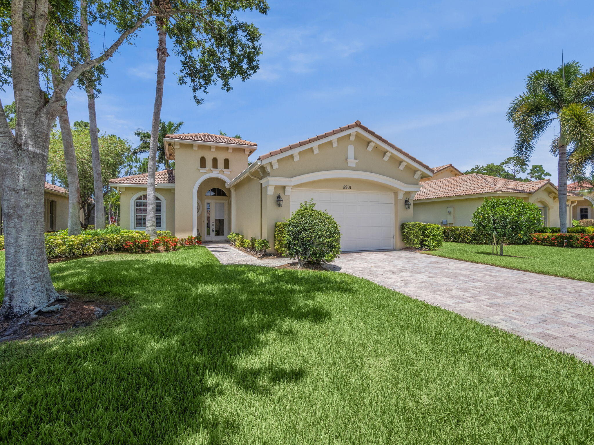 8901 Champions Way Property Photo 1