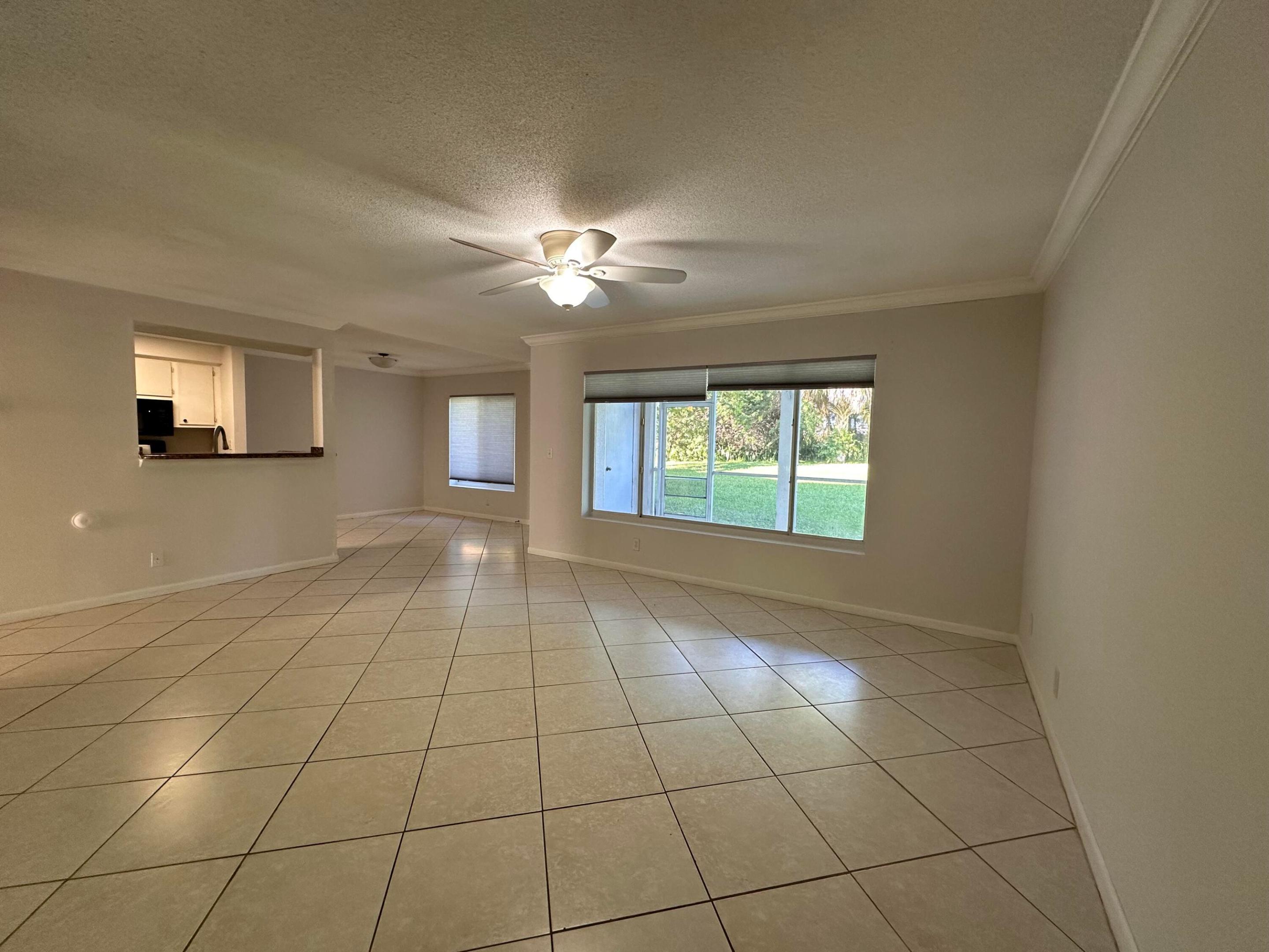 815 W Boynton Beach Boulevard 16-104 Property Photo 3