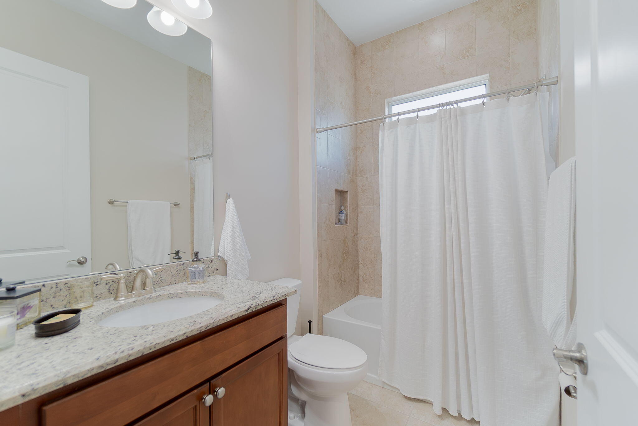 4644 Citron Way Property Photo 8