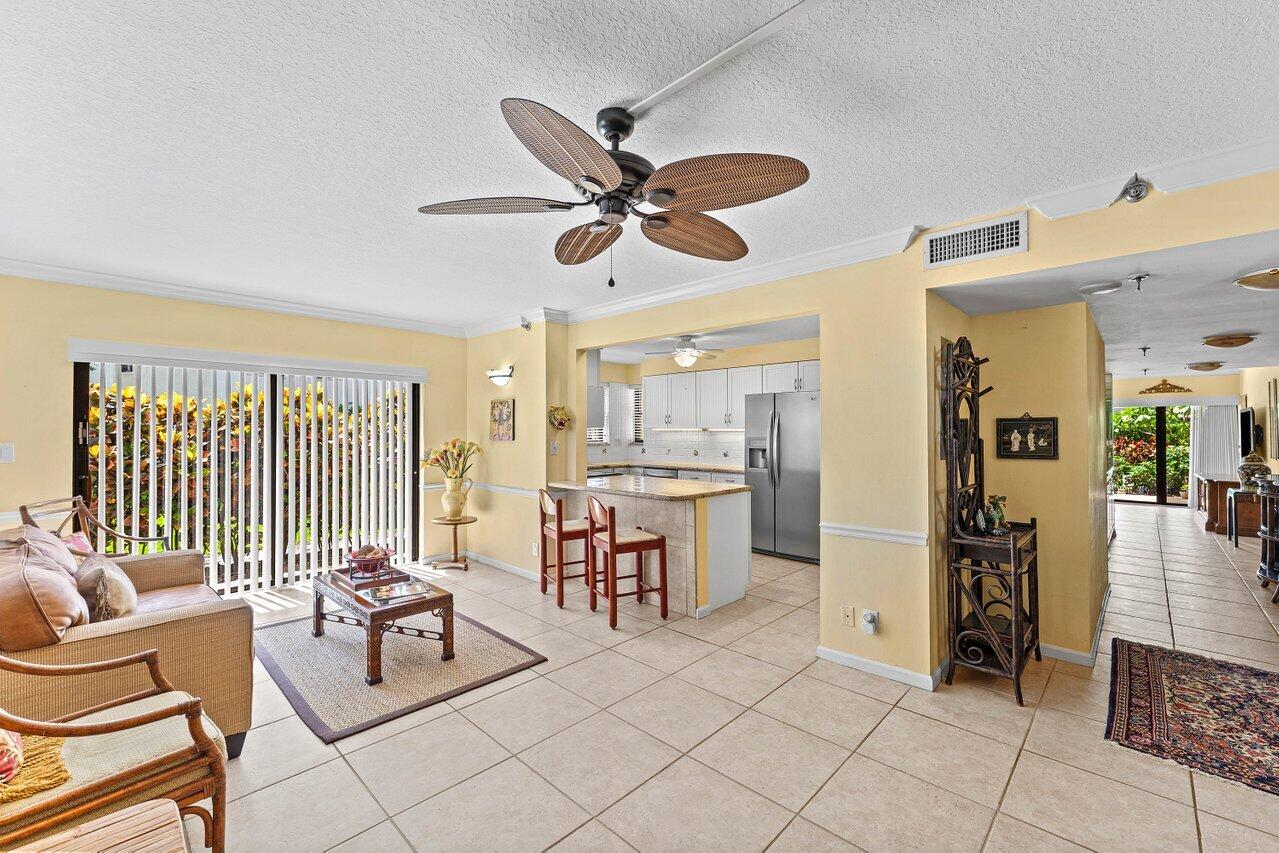 372 Golfview Road 101 Property Photo 1
