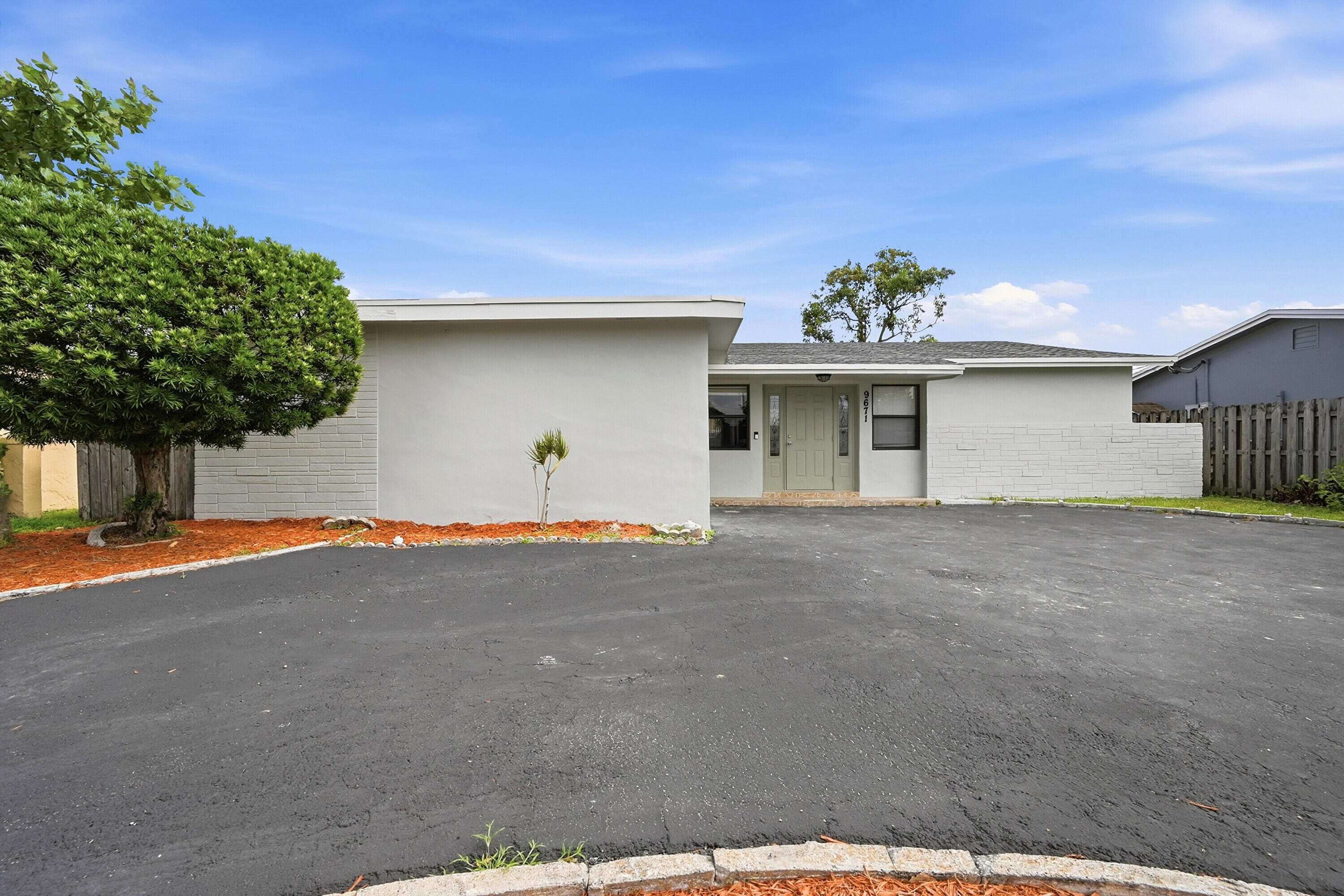 9671 Nw 24th Street Property Photo 4
