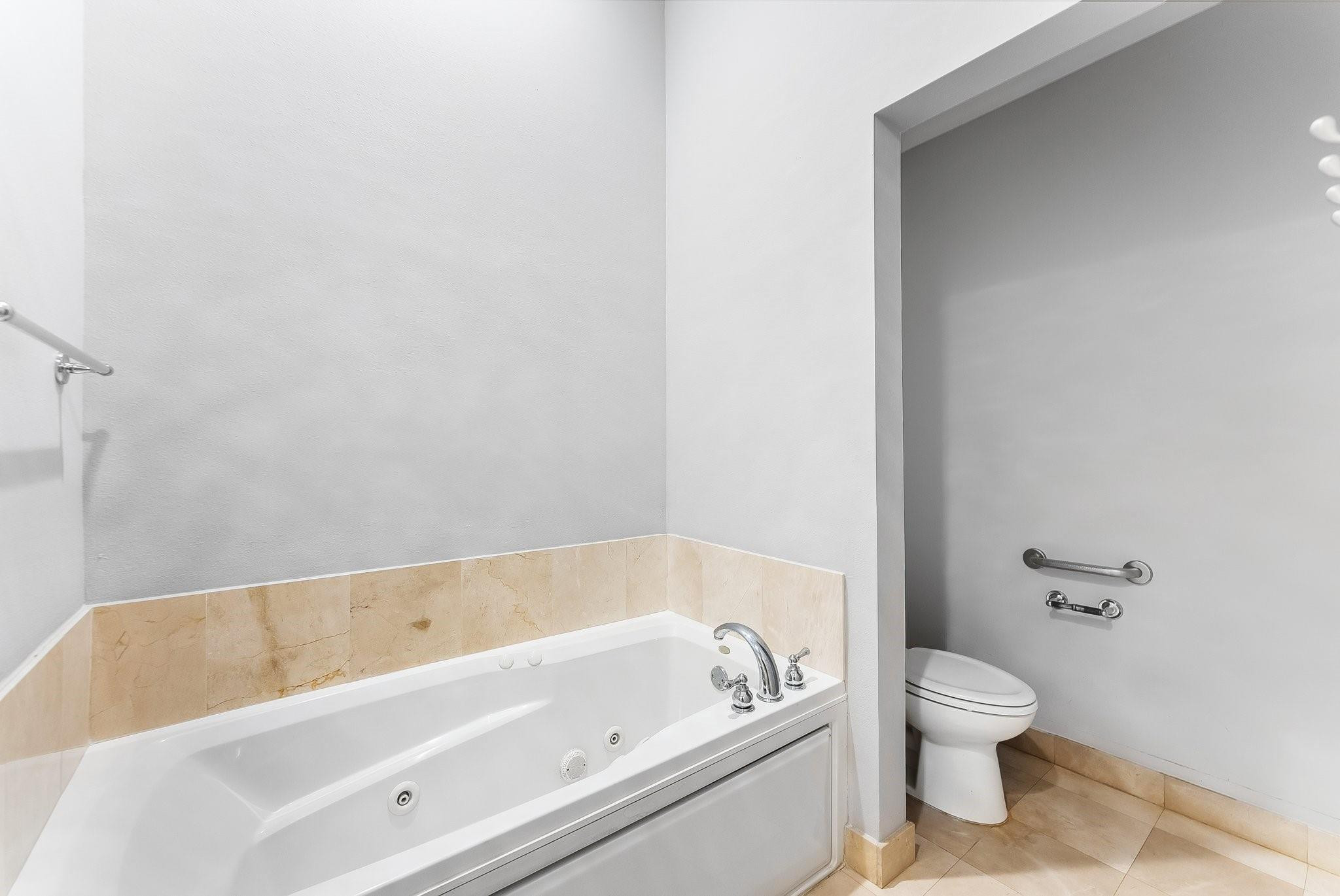 16102 Emerald Estates Drive 101 Property Photo 18