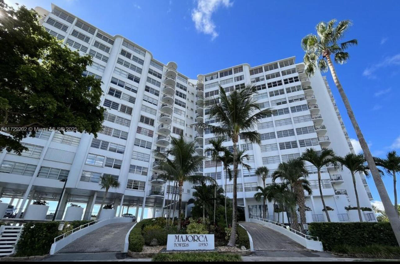 11930 N Bayshore Drive Ph10 Property Photo 1