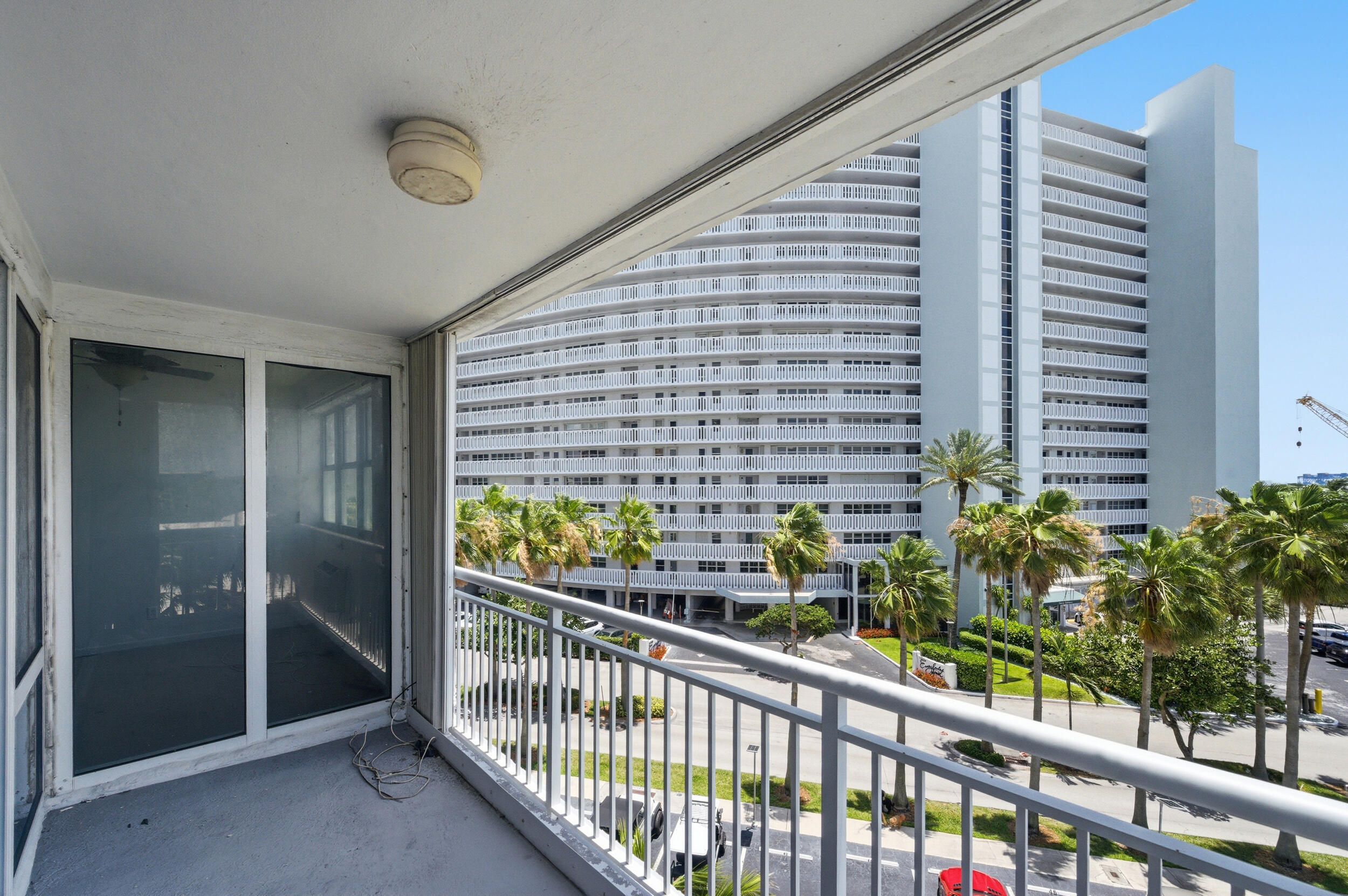 1920 S Ocean Drive 511 Property Photo 5