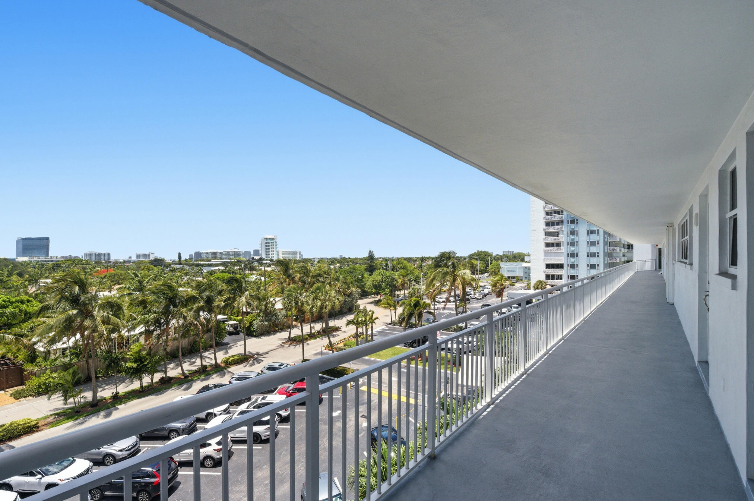 1920 S Ocean Drive 511 Property Photo 8