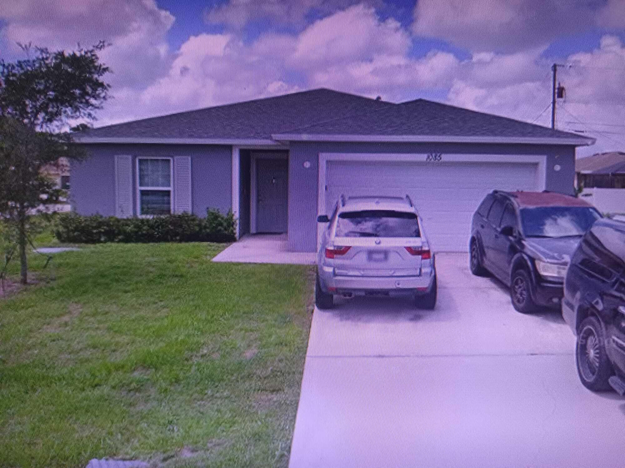1085 Sw Firestone Avenue Property Photo 3