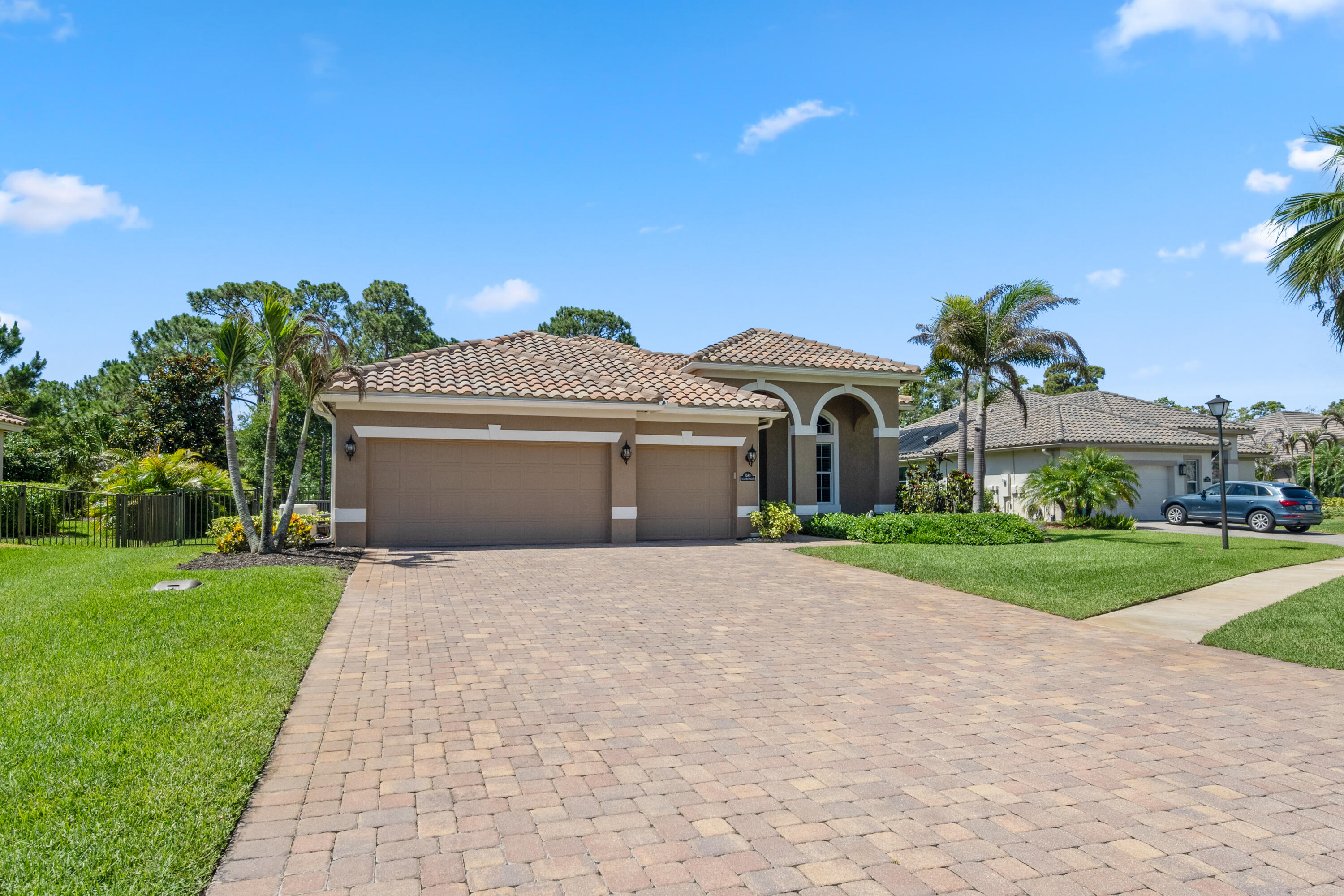 7589 Fieldstone Ranch Square Property Photo 1