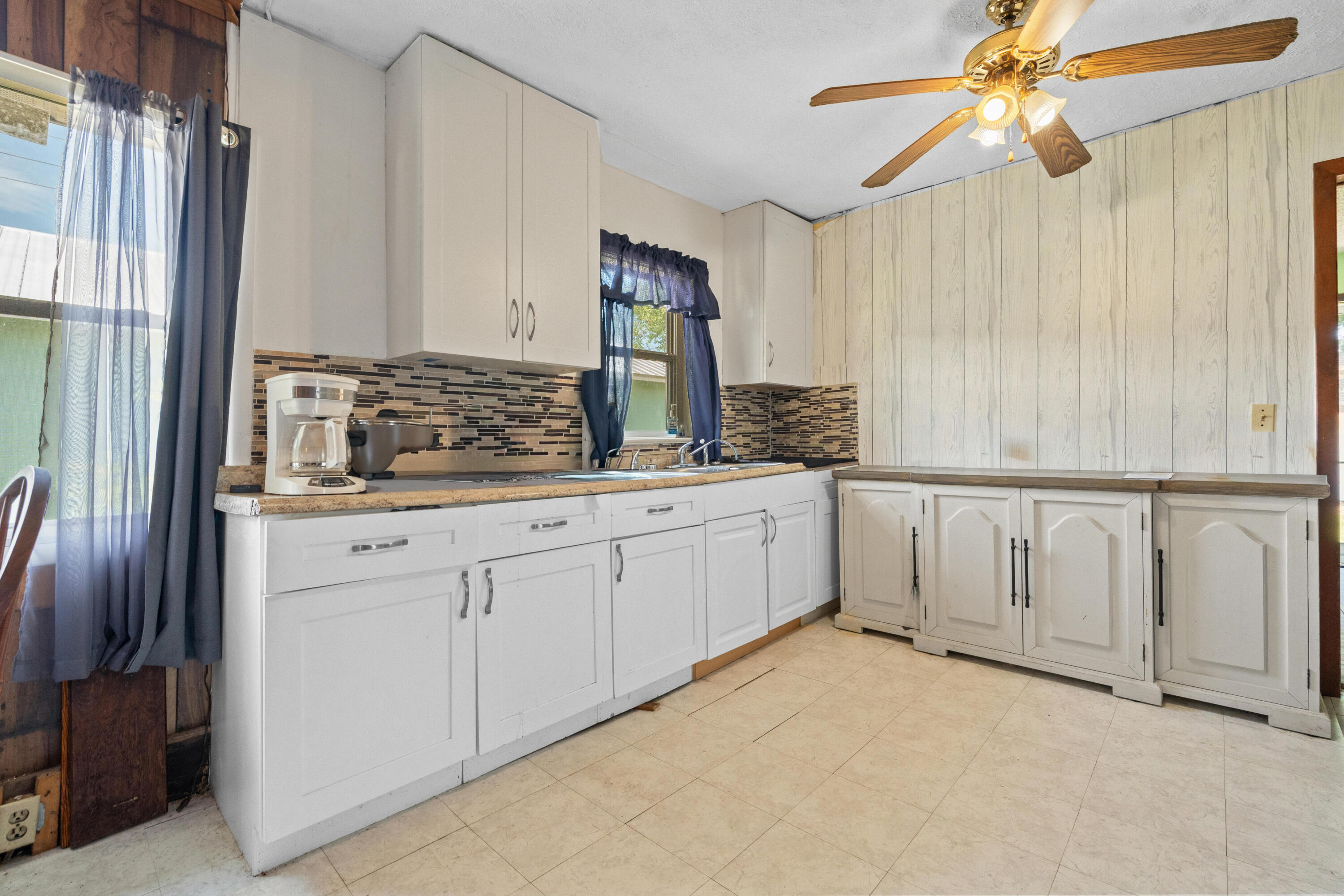1804 S 30th S Property Photo 4