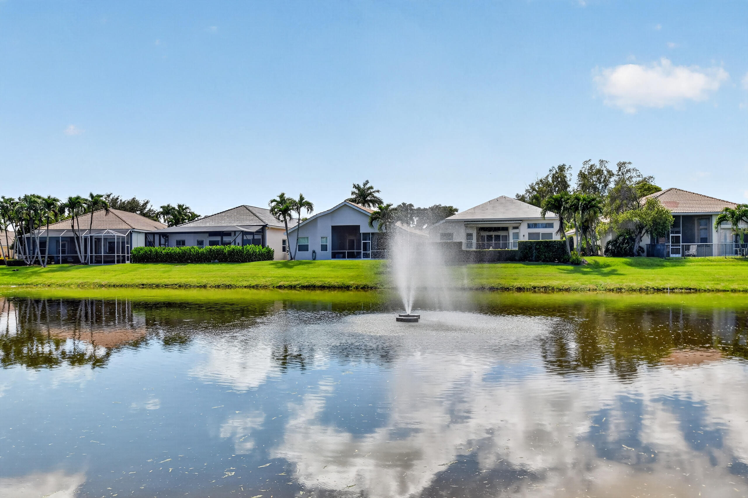 109 Palm Circle Property Photo 1