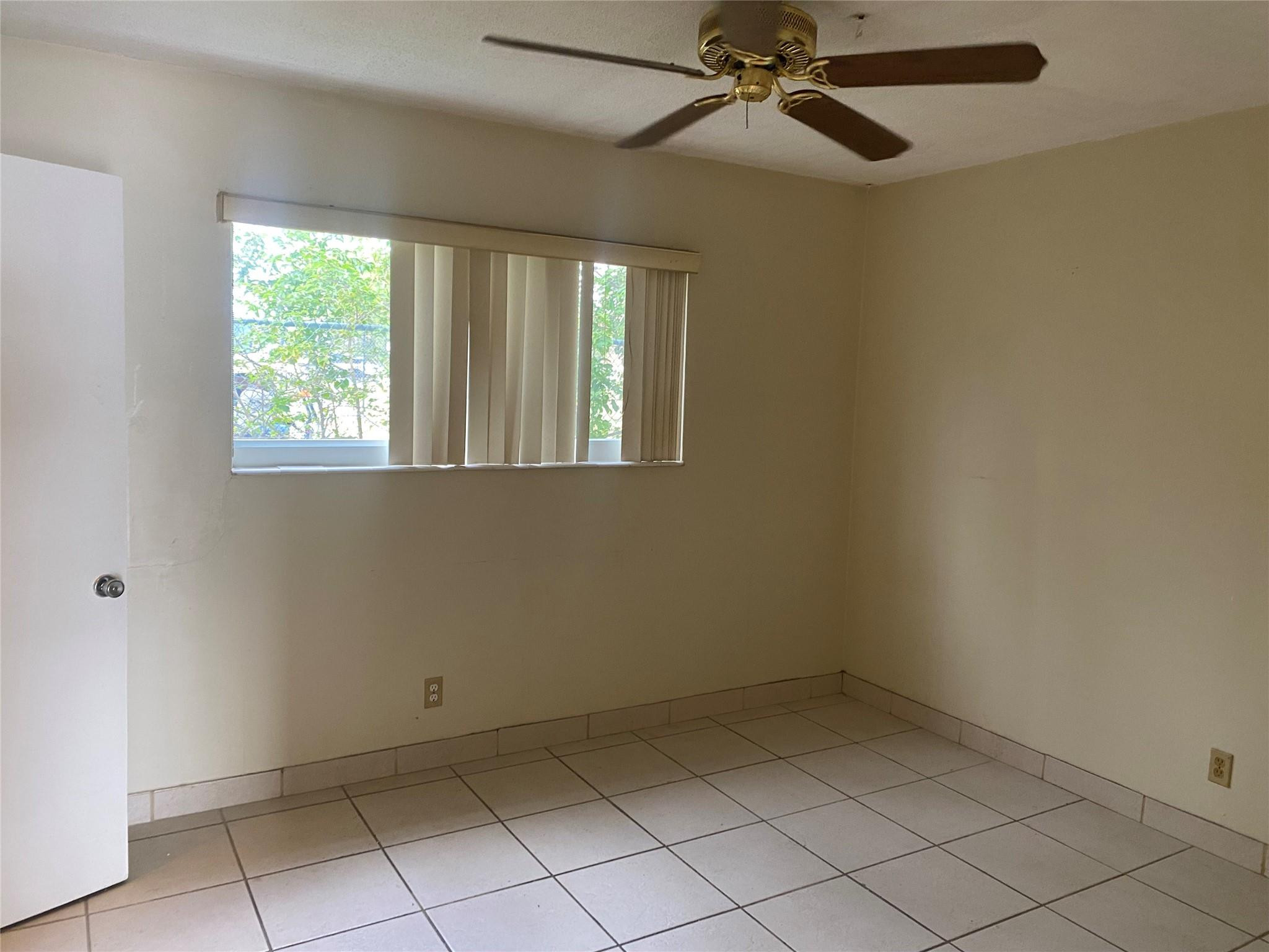 1812 E Oakland Park Boulevard 19 Property Photo 4