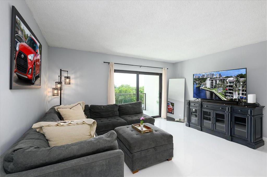 900 River Reach Drive 425 Property Photo 6