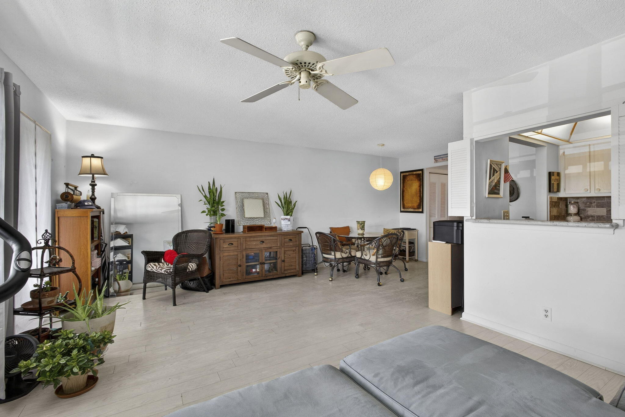 106 E Camden E Property Photo 11