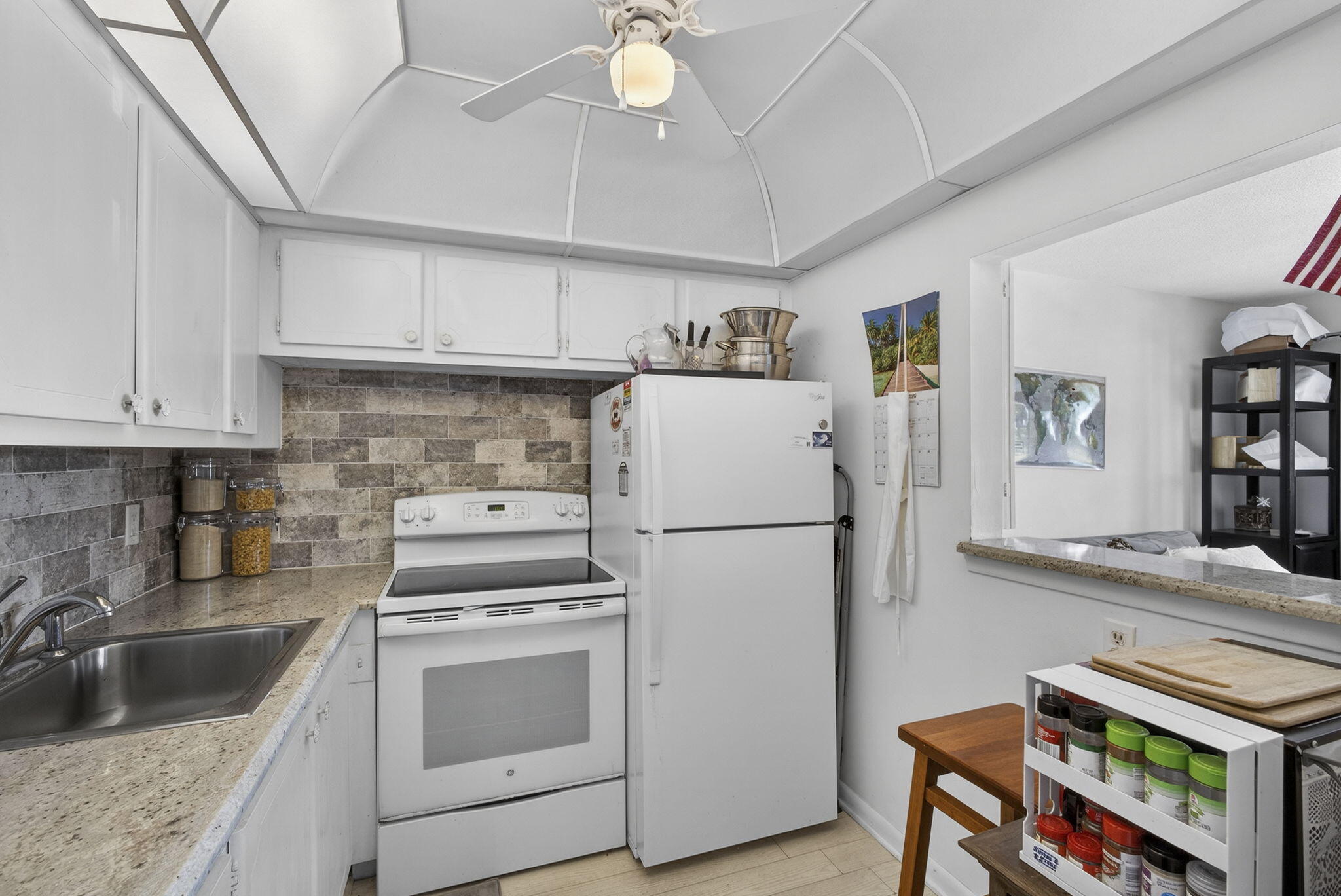 106 E Camden E Property Photo 13