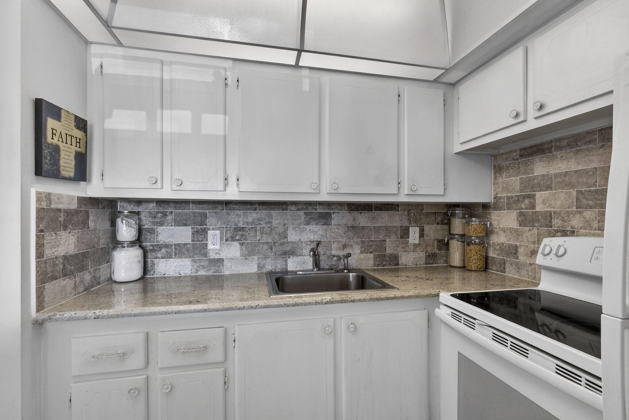 106 E Camden E Property Photo 14