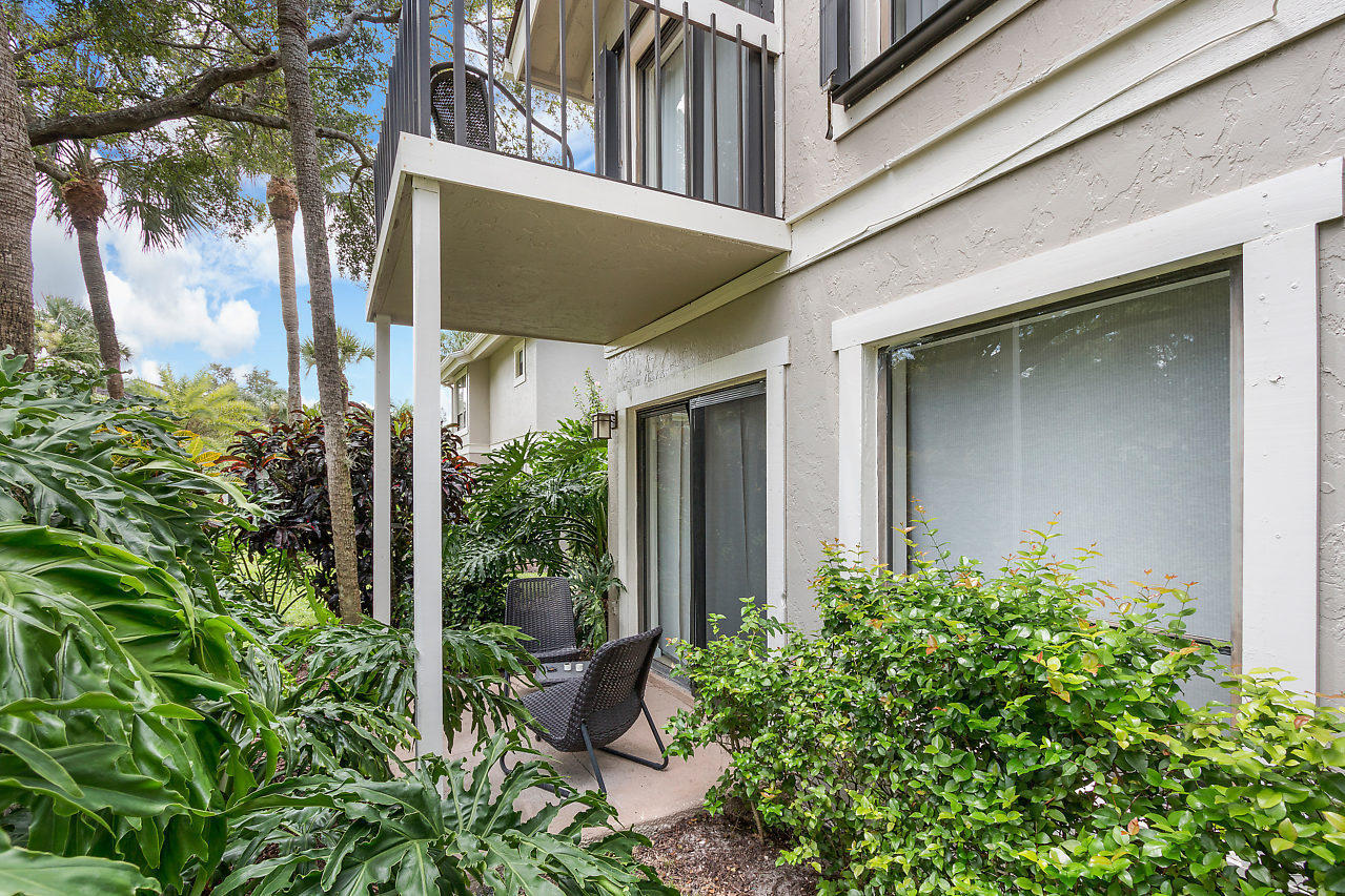 11863 Wimbledon Circle 427 Property Photo 10