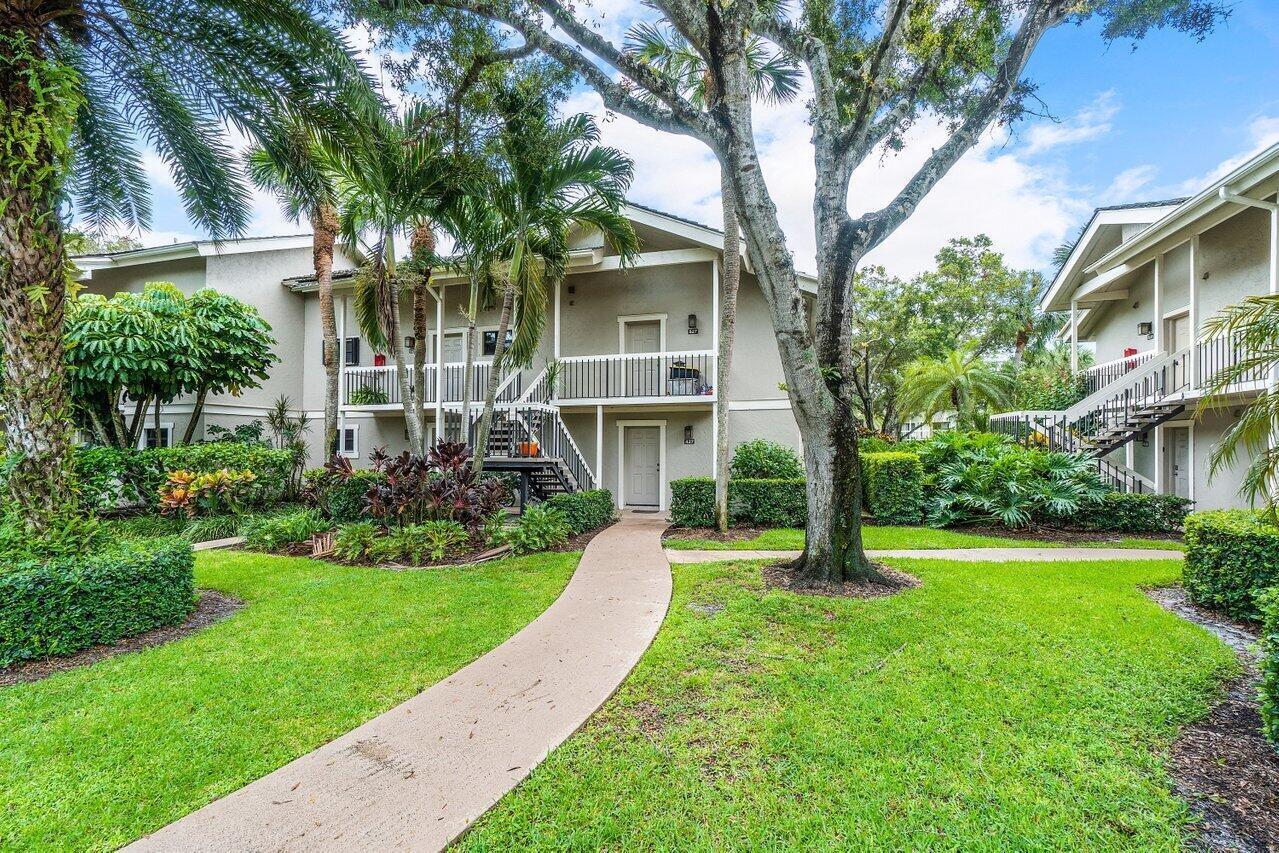 11863 Wimbledon Circle 427 Property Photo 16