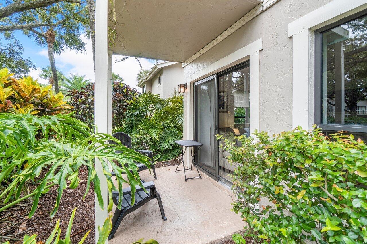 11863 Wimbledon Circle 427 Property Photo 21