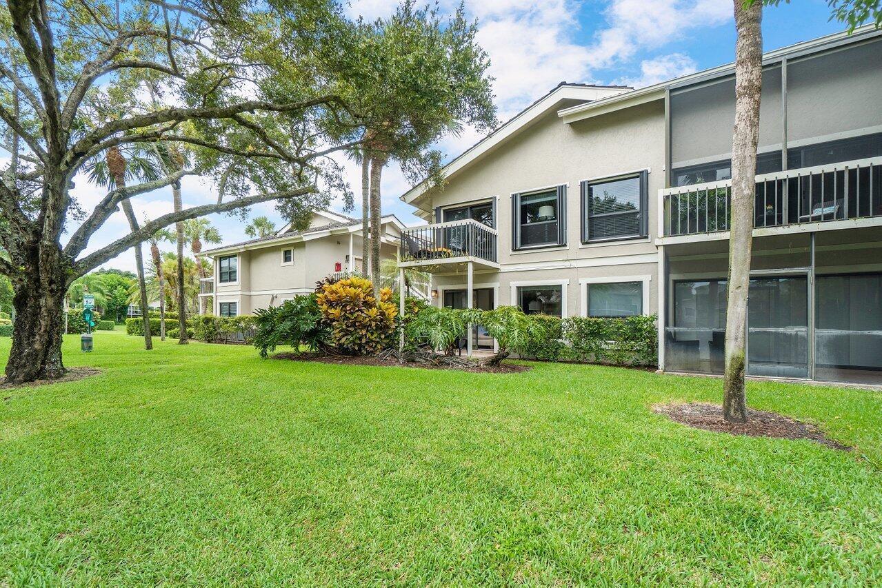 11863 Wimbledon Circle 427 Property Photo 23