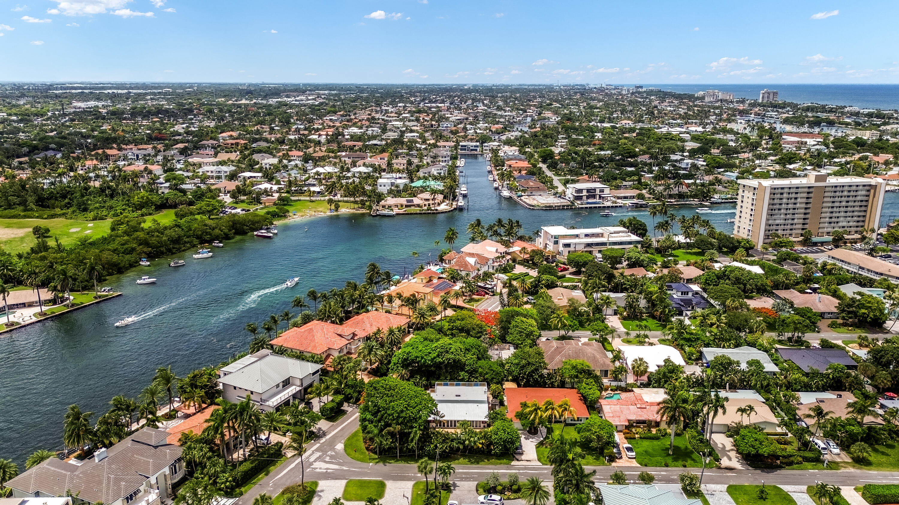 2400 N Riverside Drive Property Photo 39